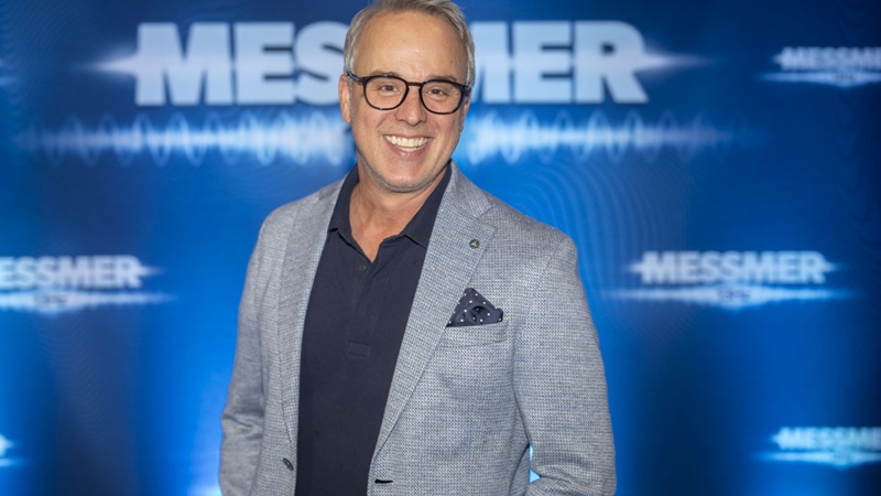 What a great way to end the week: One of these personalities could replace Julie Bélanger