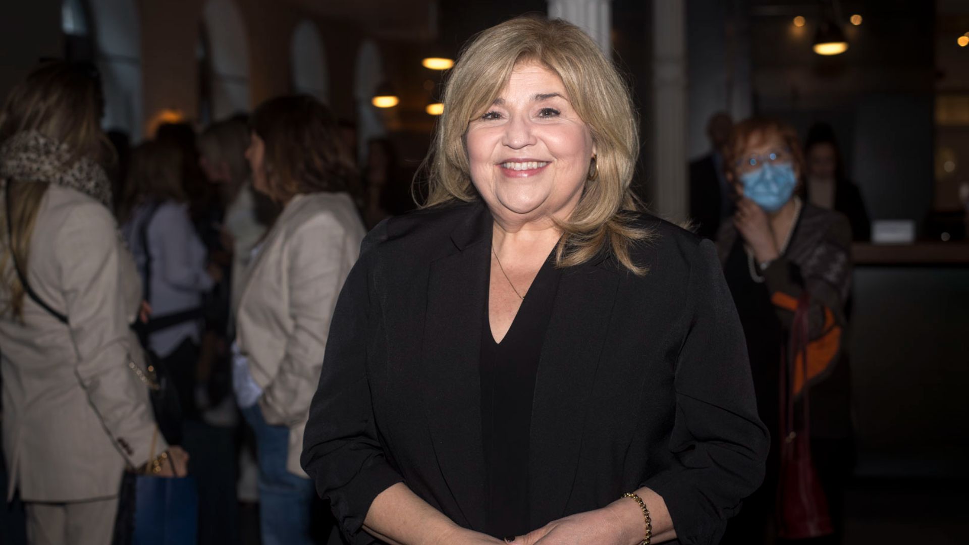 What a great way to end the week: One of these personalities could replace Julie Bélanger
