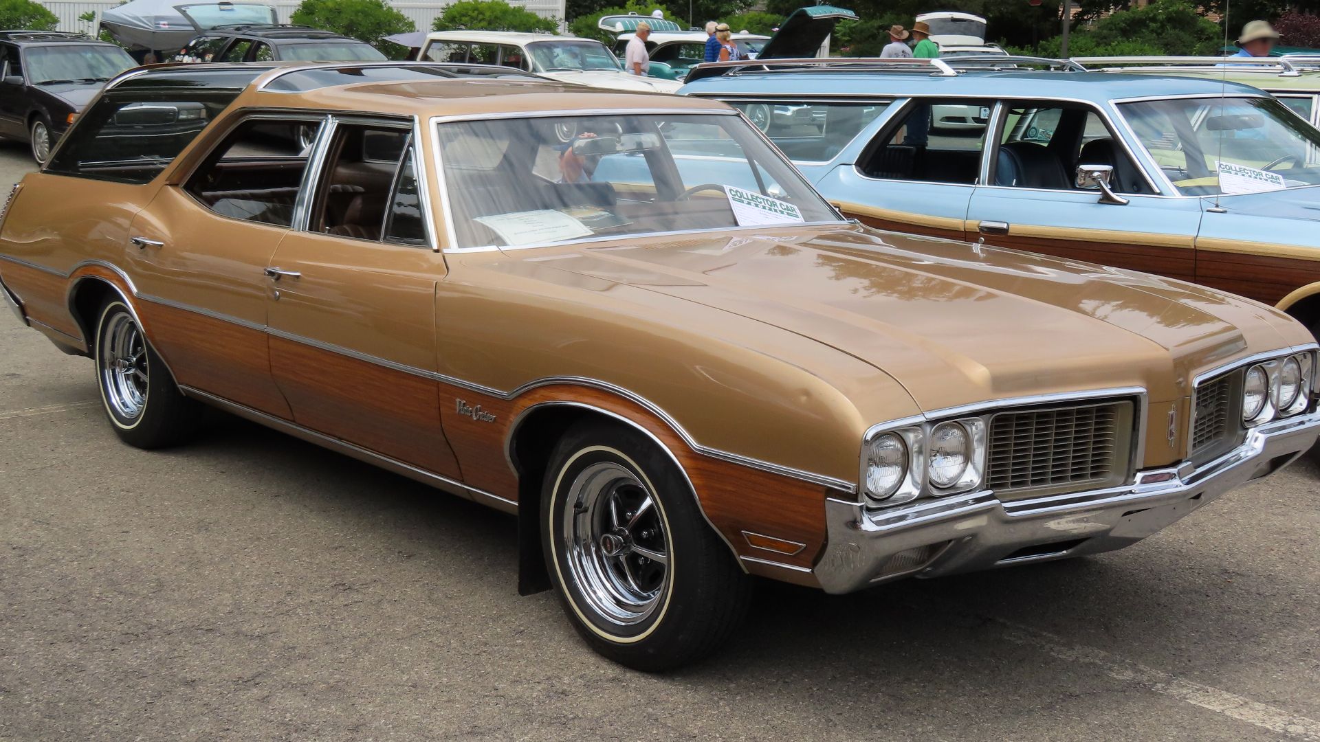4. 1970 Oldsmobile Vista Cruiser