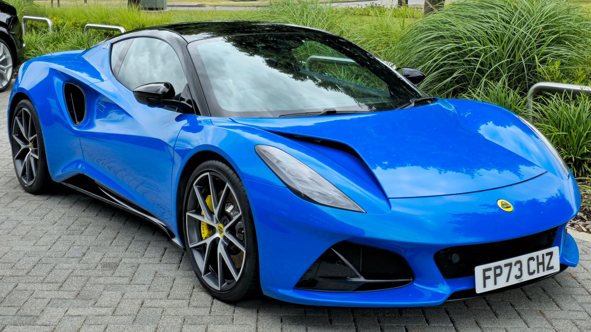 17. Lotus Emira Première édition