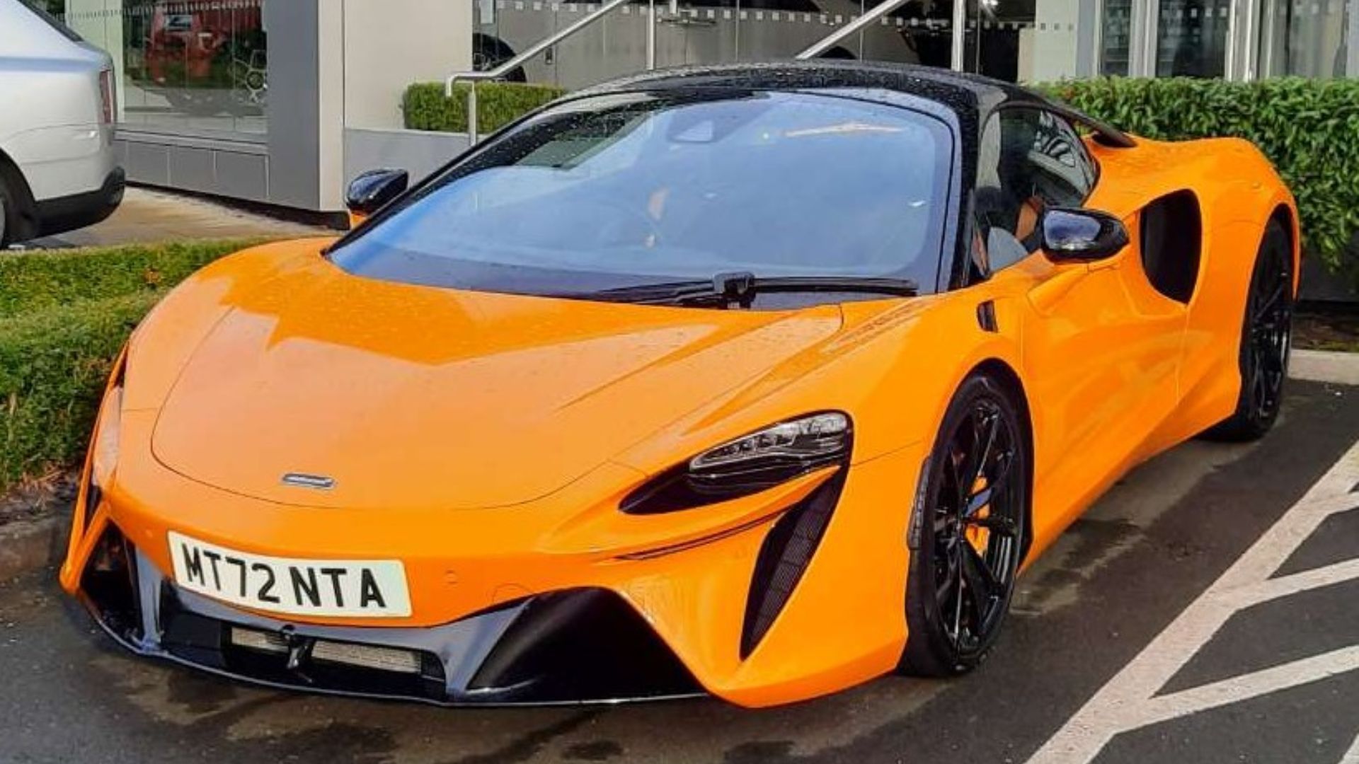 9. McLaren Artura