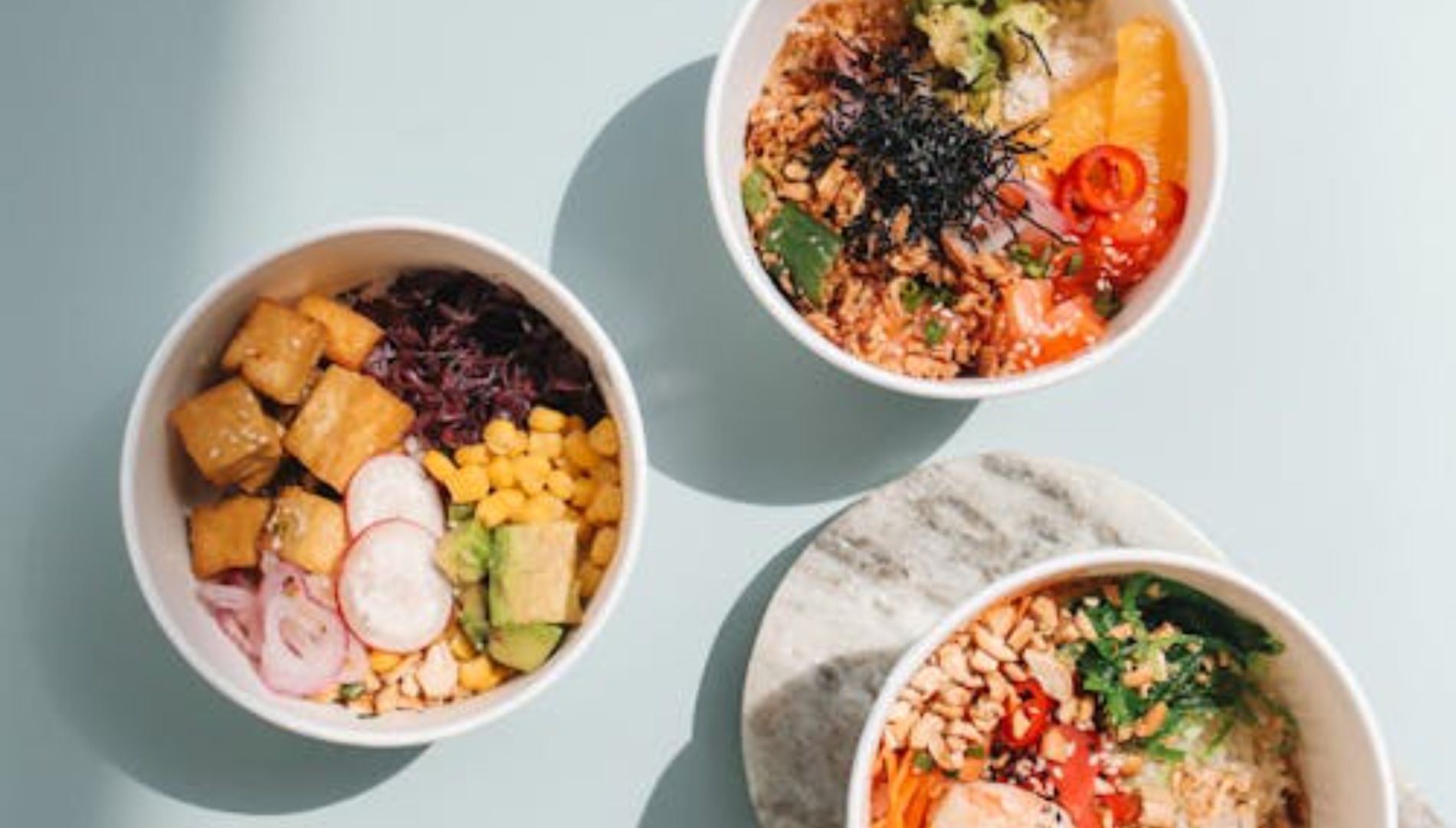 Poké bowl à base de riz collant