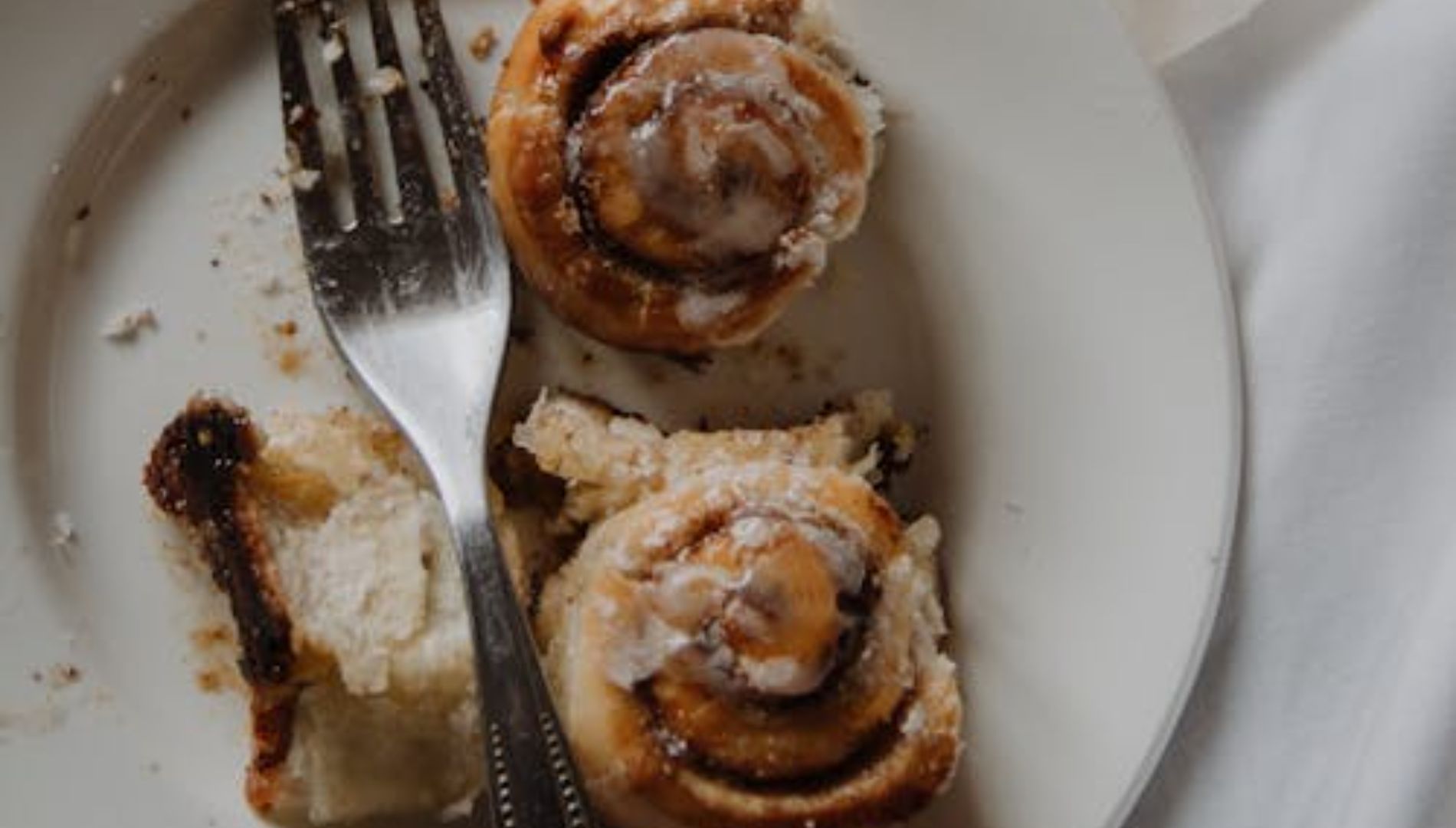 Rolled French toast with spread