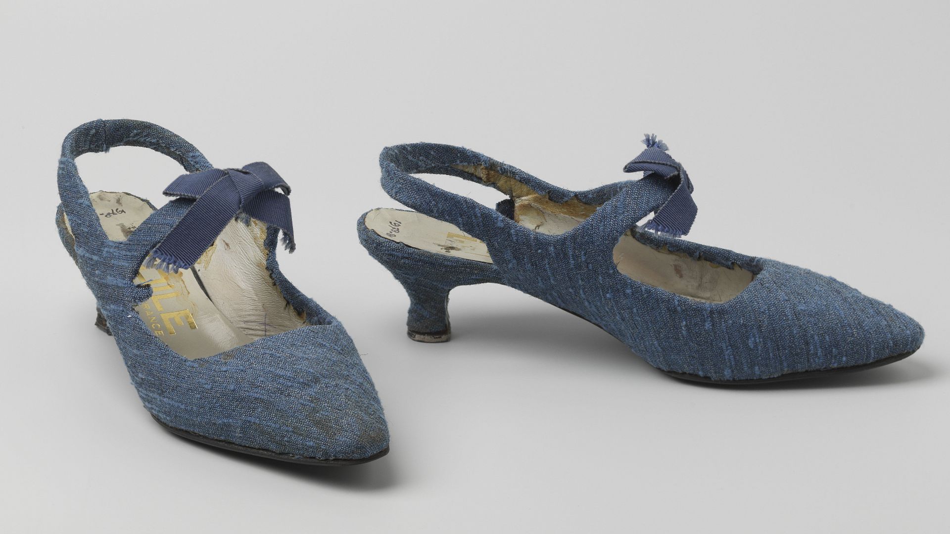 3. Mules à petits talons