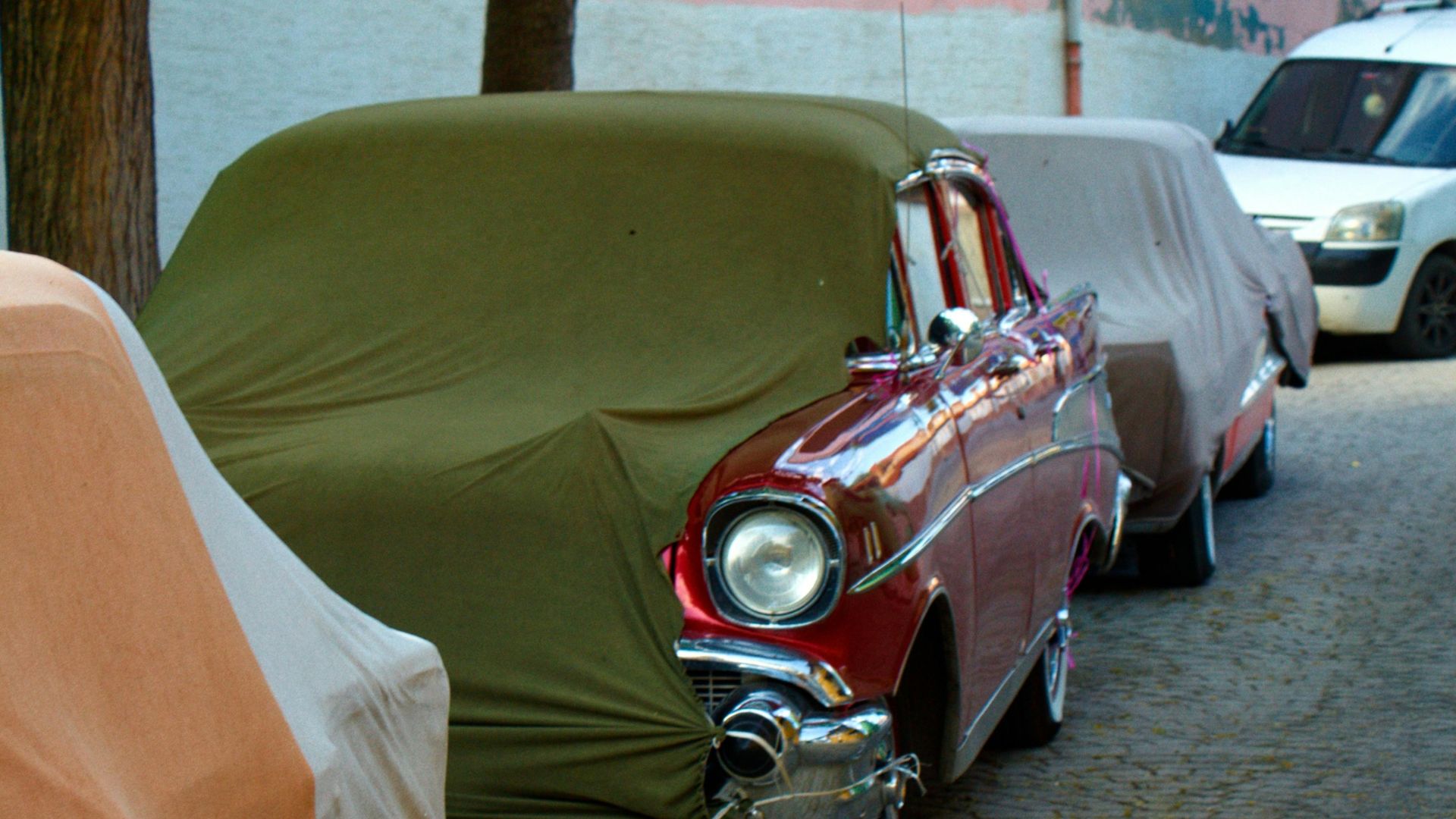 9. Utiliser des housses de voiture dans les climats humides
