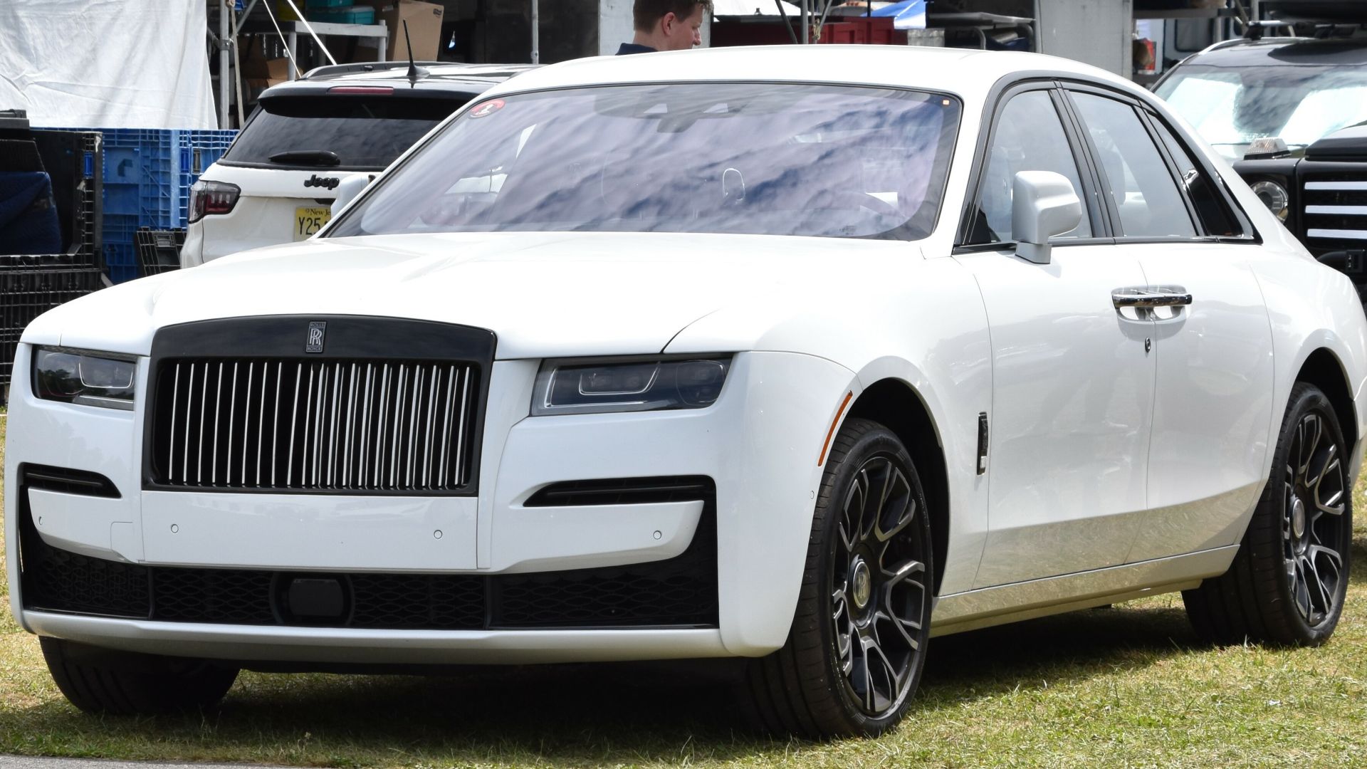 4. Rolls-Royce Ghost : 422 750$