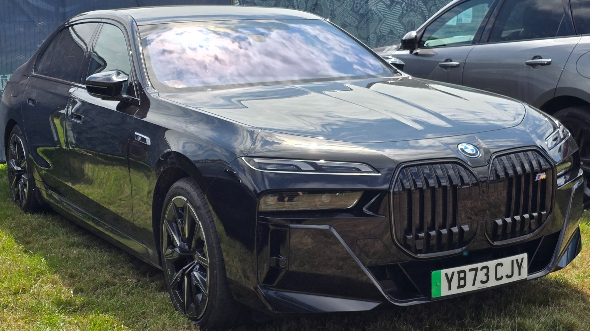 10. BMW i7 M70 : 169 000$