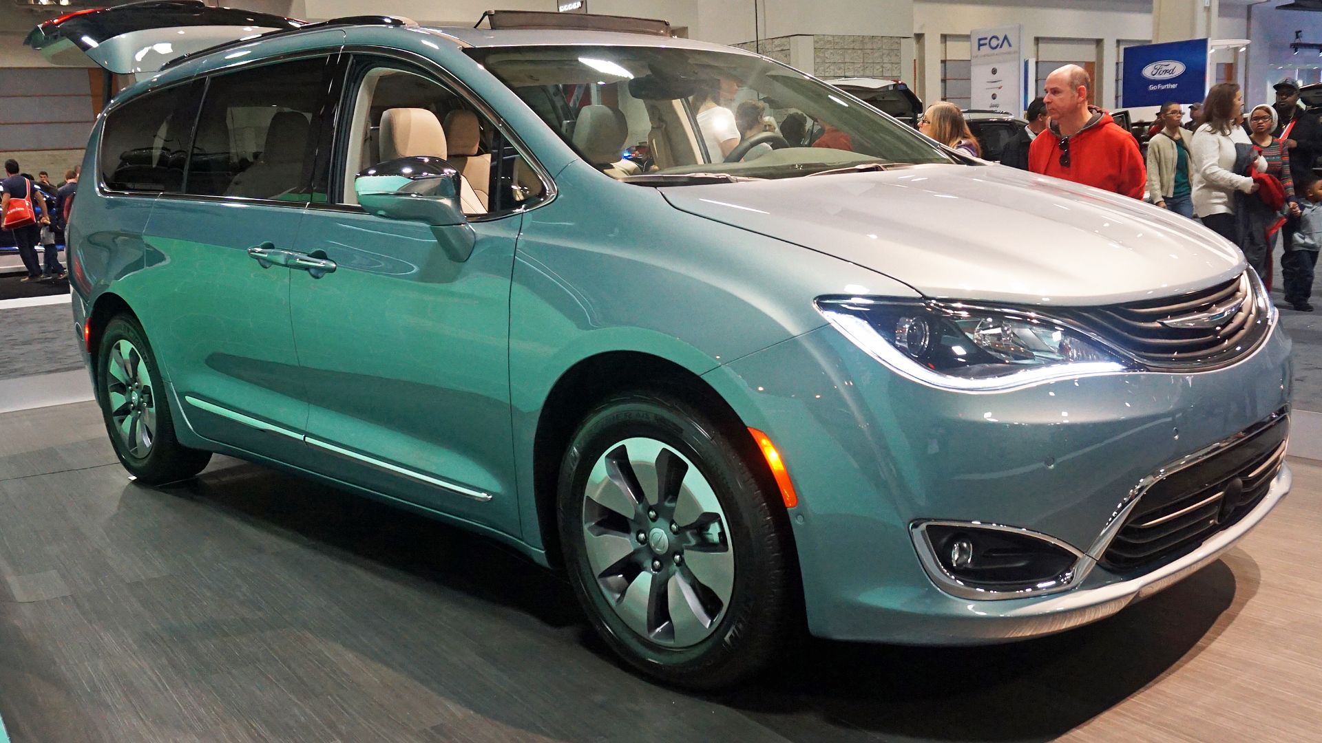 1. Chrysler Pacifica Hybride