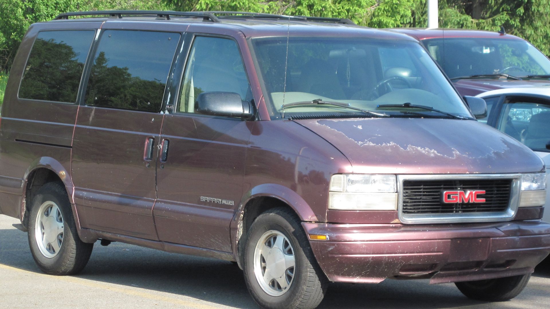 20. GMC Safari Passenger Van