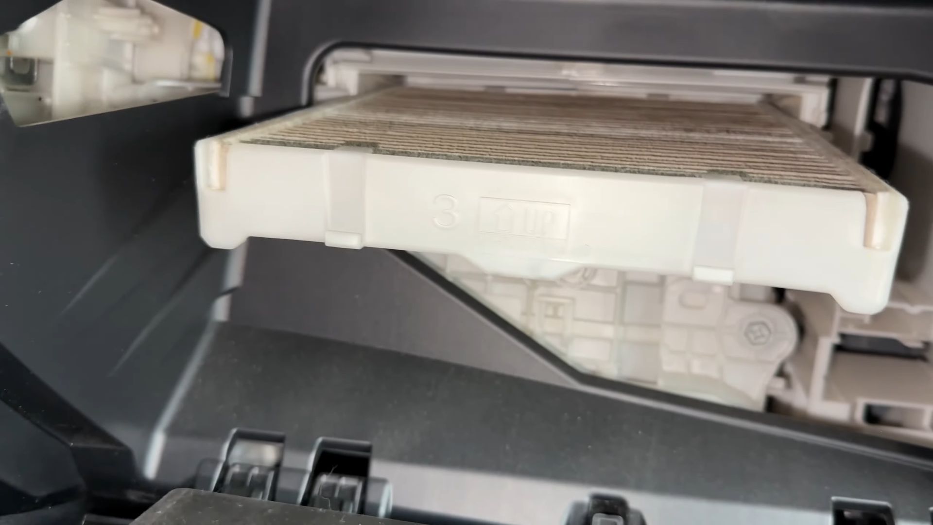 4. Remplacement du filtre à air de l'habitacle