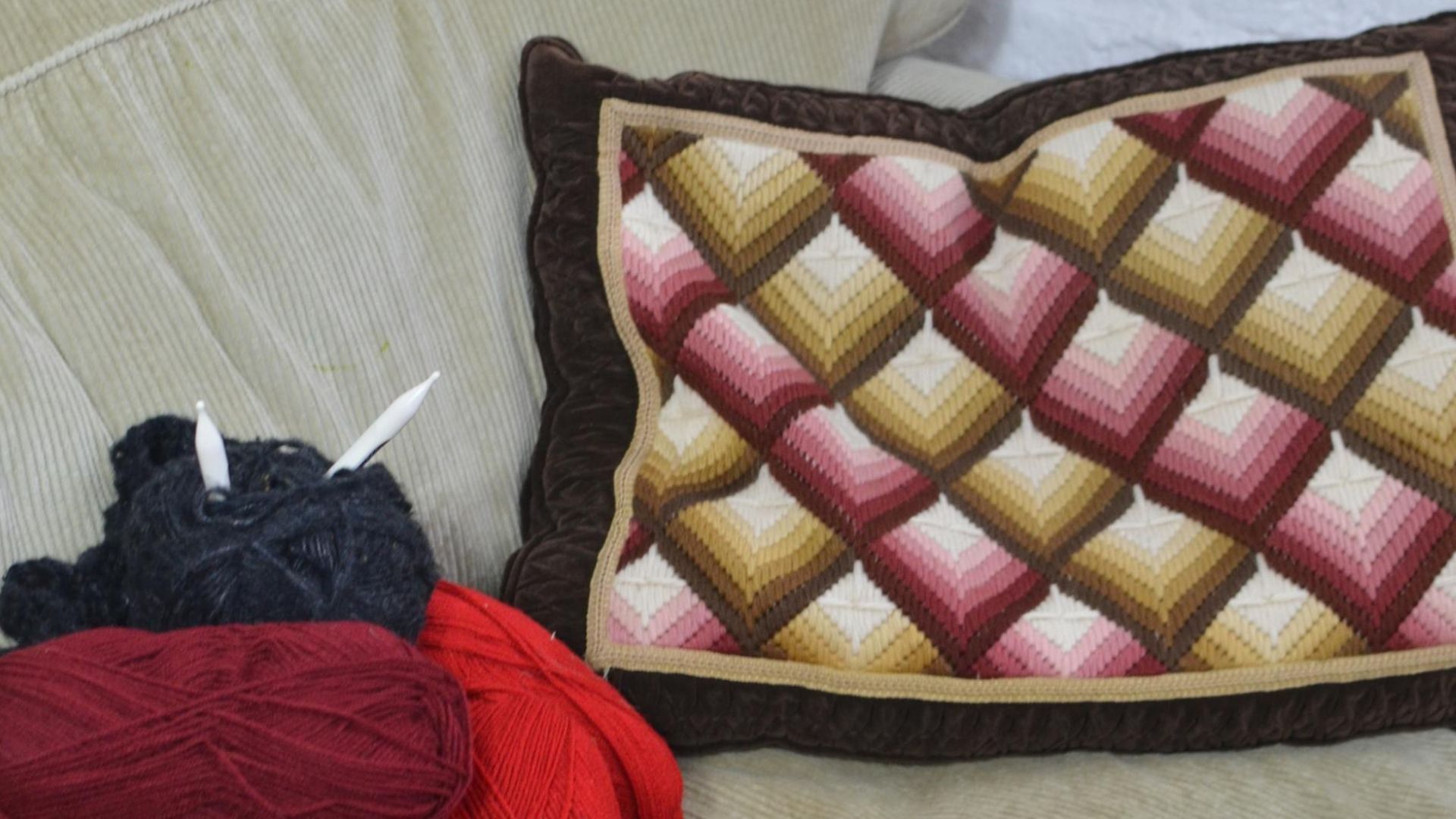 Jacquard Knit Cushion With Metallic Thread