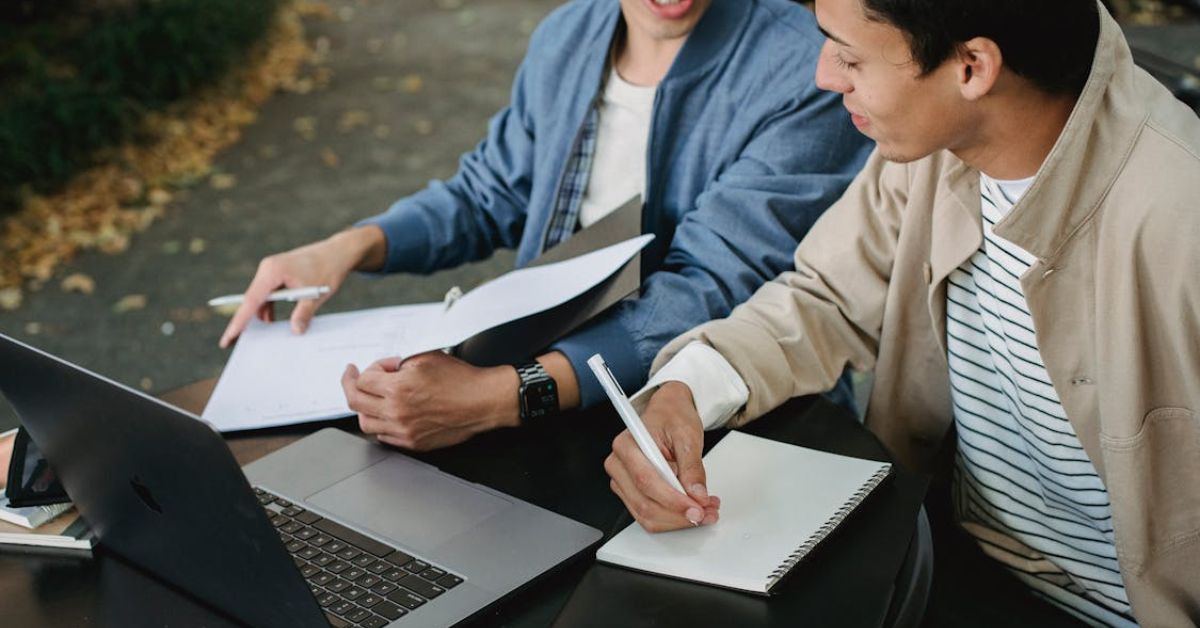 Online Courses Become Institutional Norms