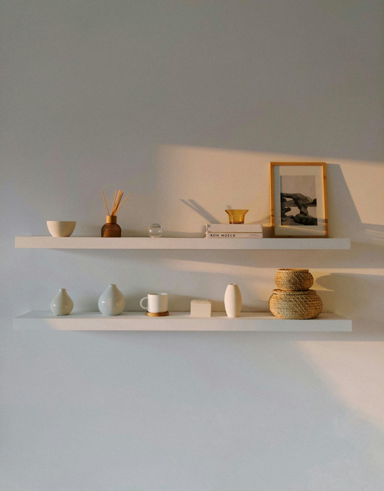Install a minimalist wall shelf