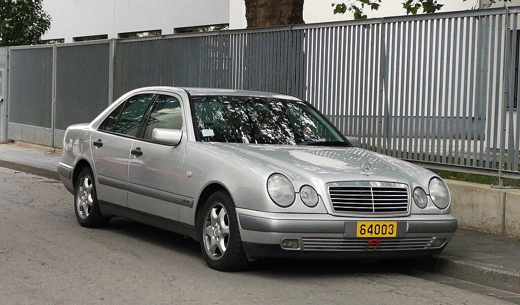 Mercedes-Benz E-Class (1996-2002)