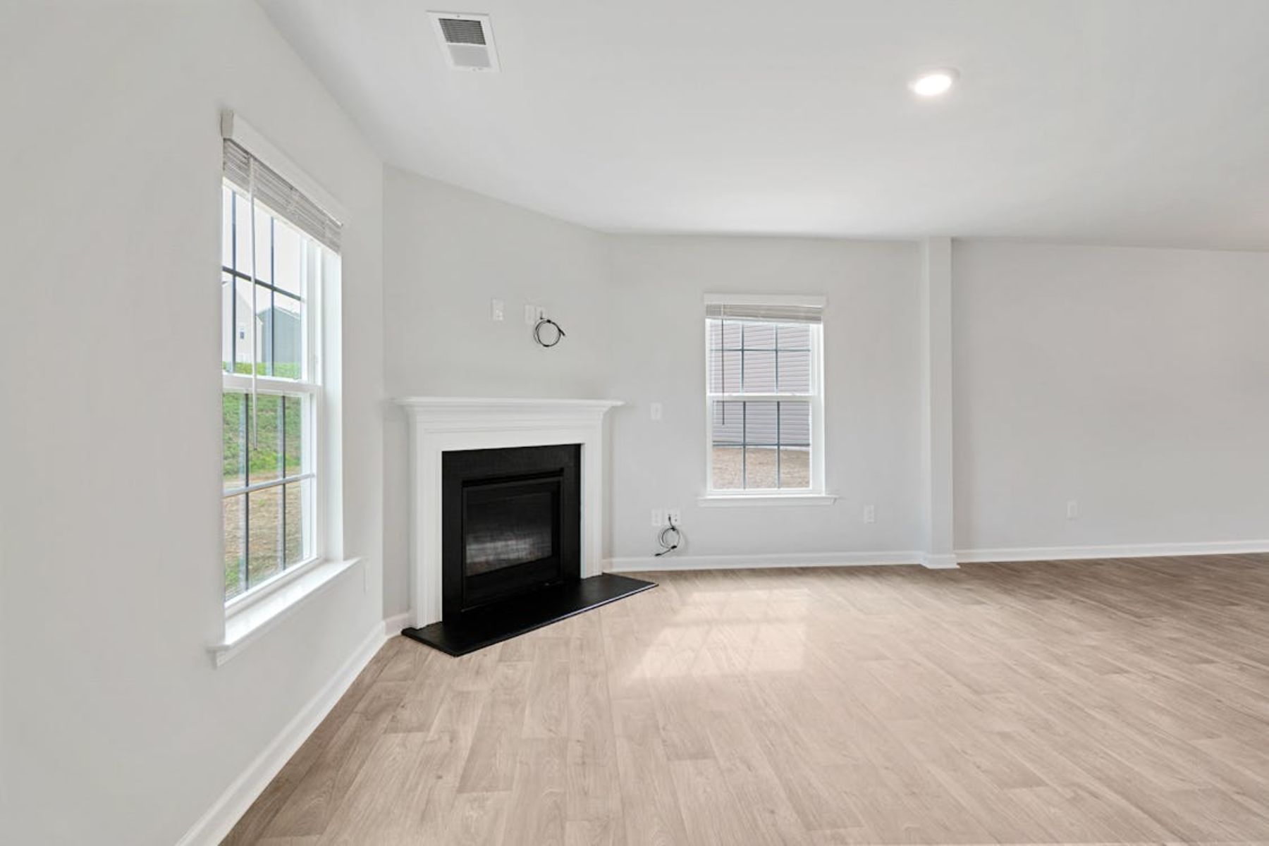 Corner Fireplaces That Maximize Unused Spaces