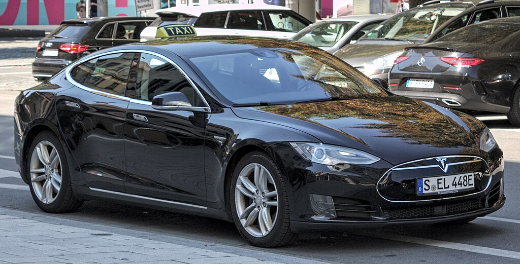 Tesla Model S (2012)