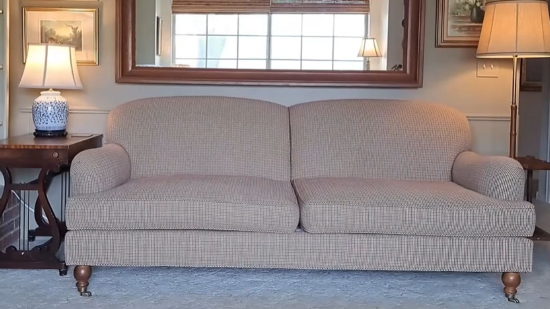 English Roll Arm