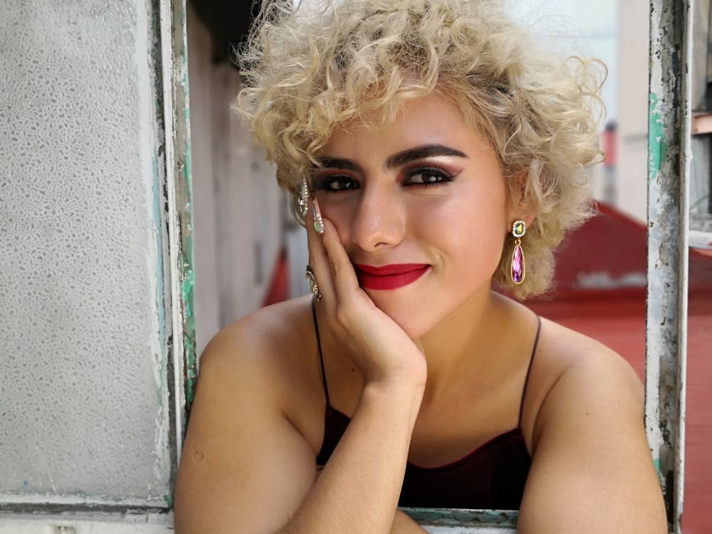 Les coiffures volumineuses et les permanentes