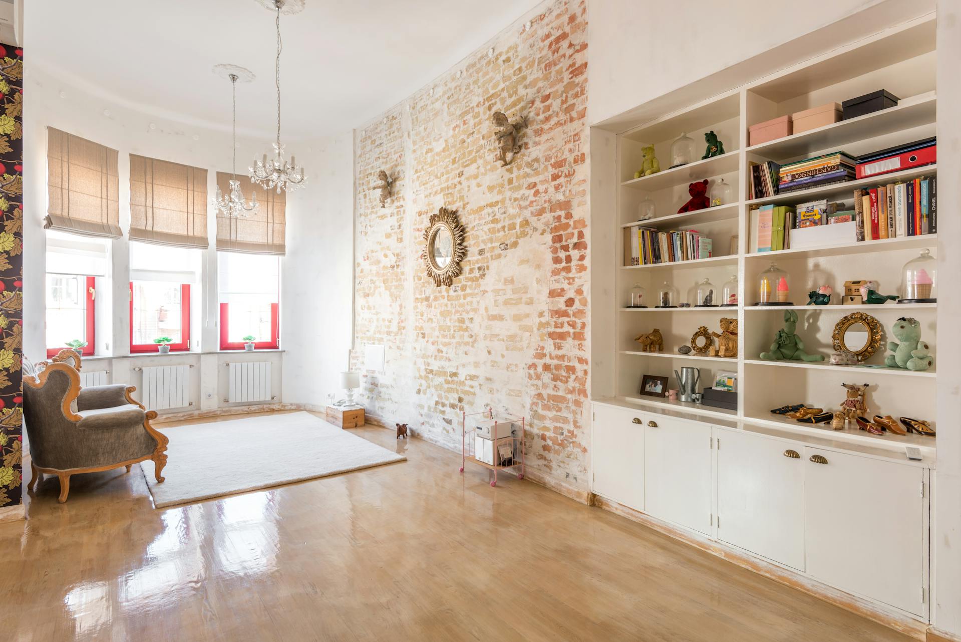 Window-Centric Layout For Natural Light