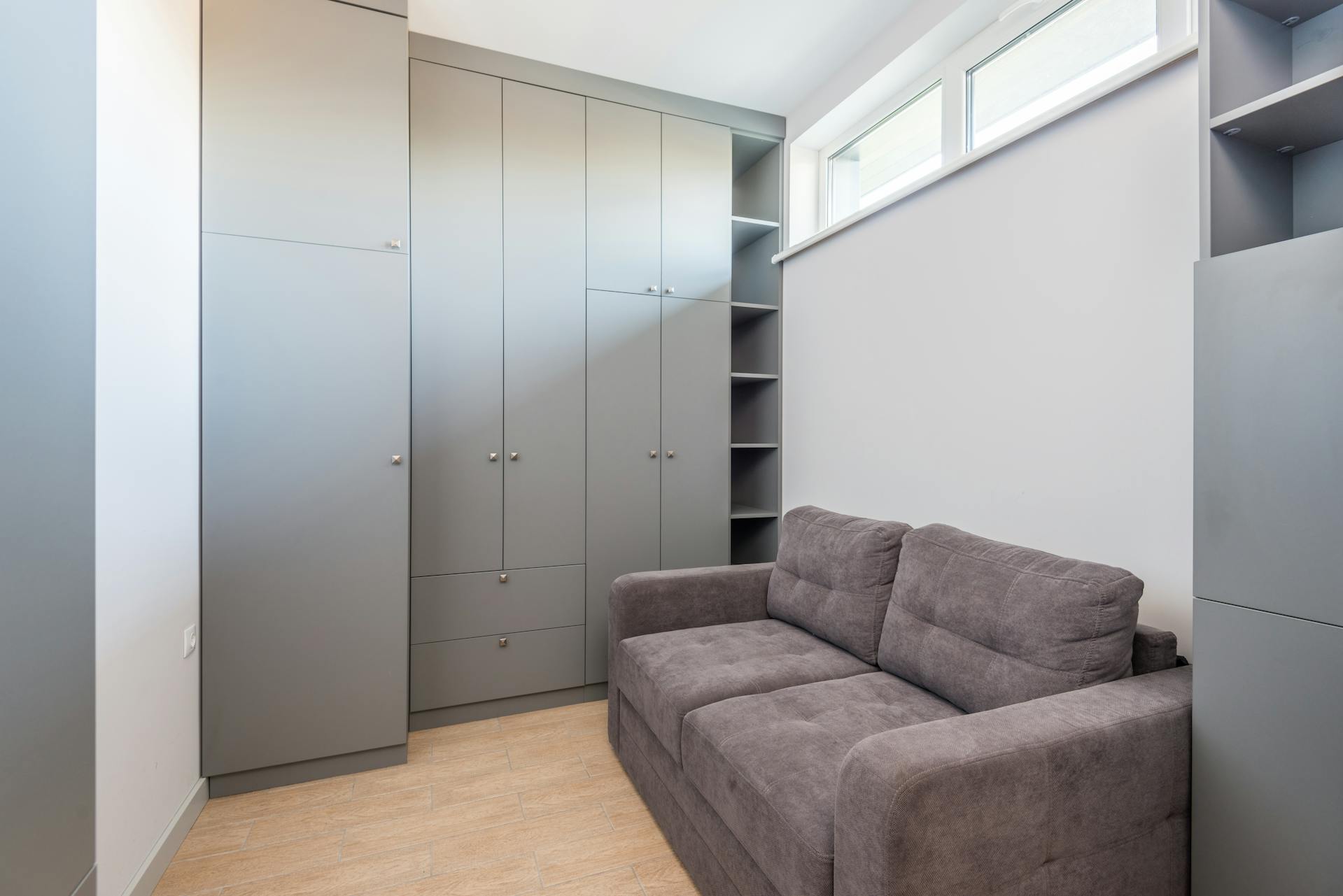 Compact Layout With Vertical Storage