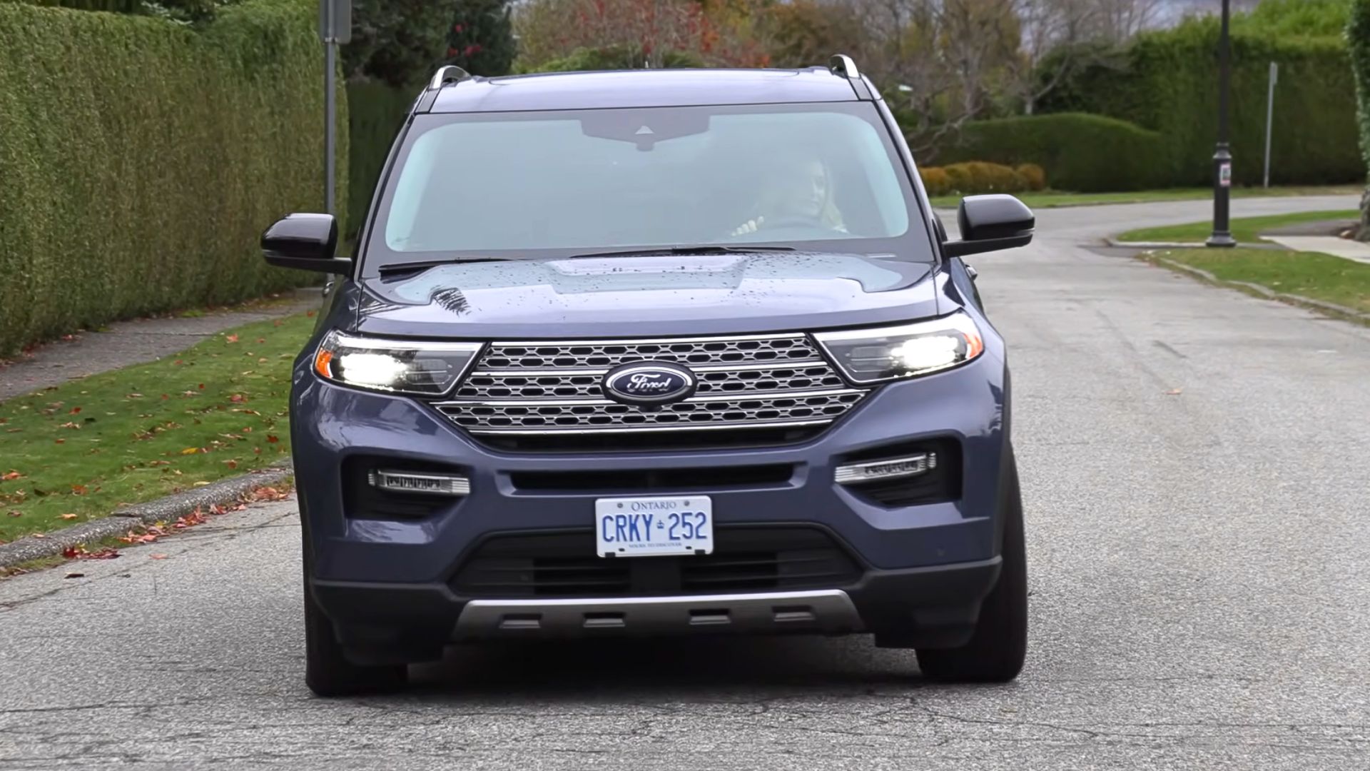 4. Ford Explorer Hybride