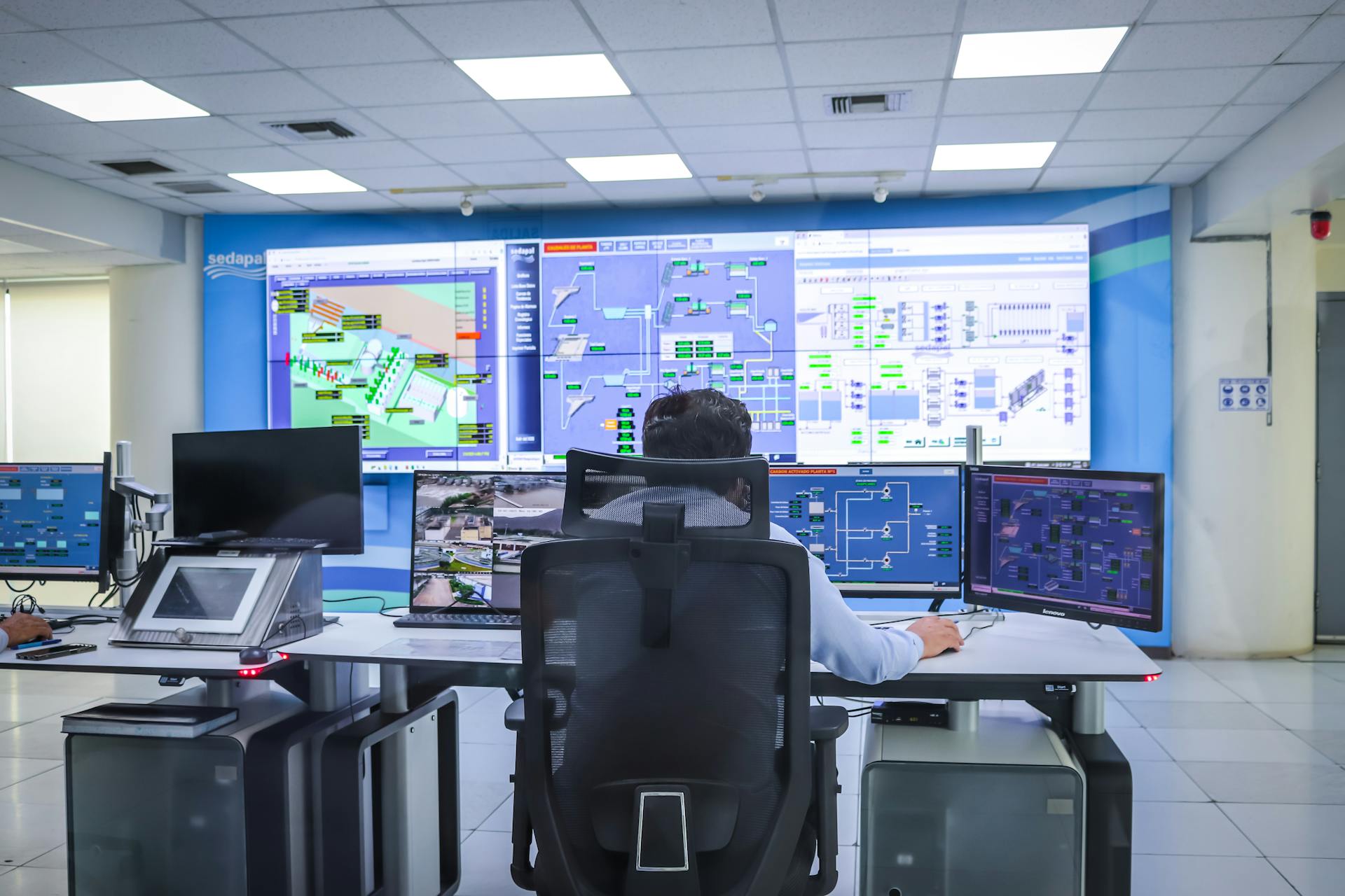 8 . Un instrument de surveillance de masse