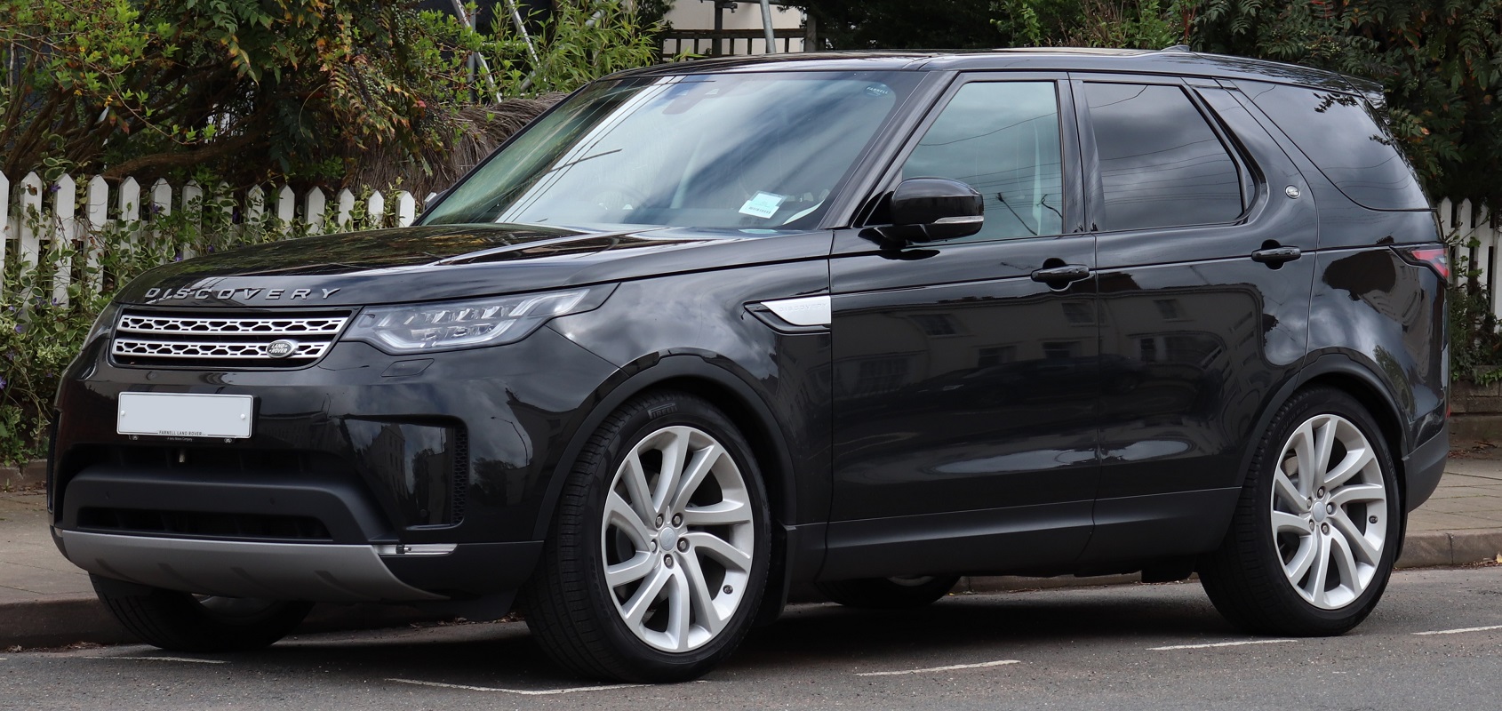 6. Land Rover Discovery