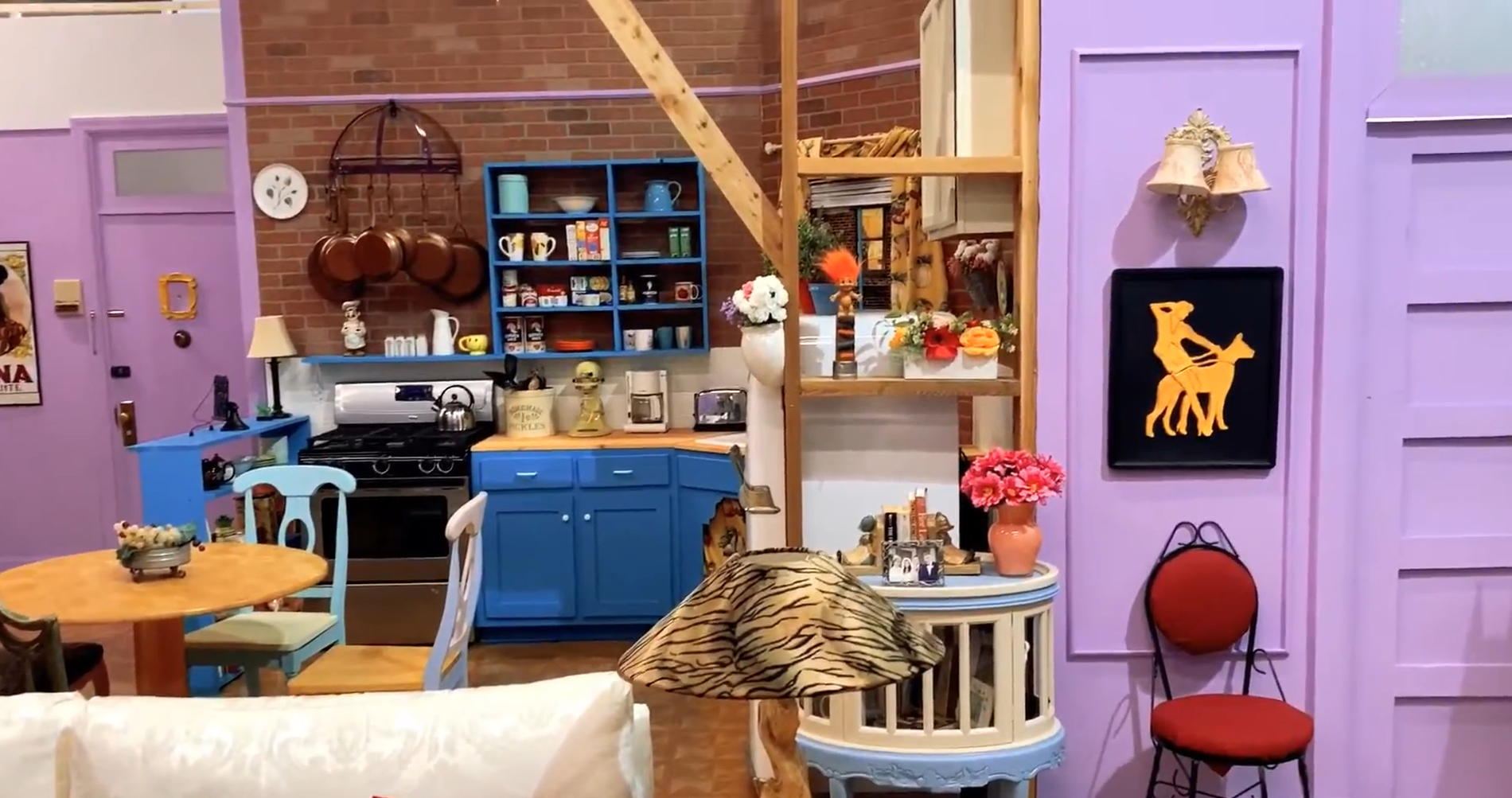 The Purple Kitchen Everyone Wanted: "Friends"