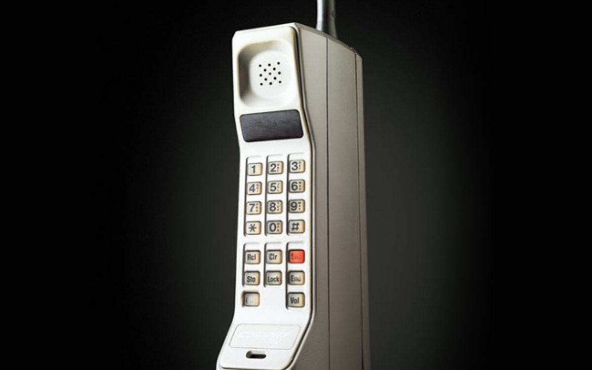 Motorola DynaTAC 8000X (1983)