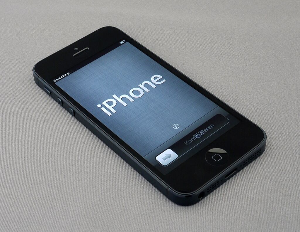 iPhone 5 (2012)