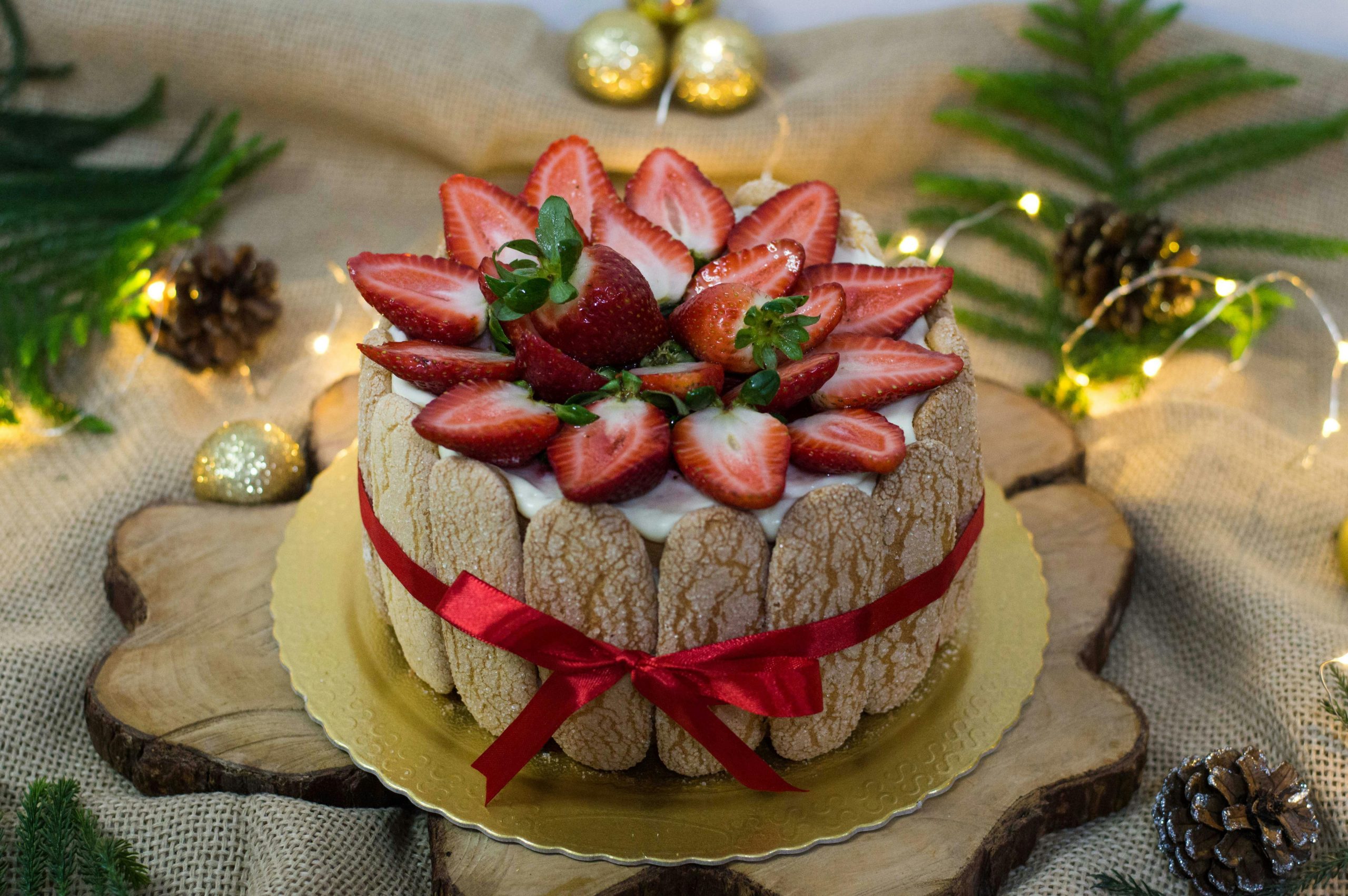 Charlotte aux fruits, fraîche et élégante