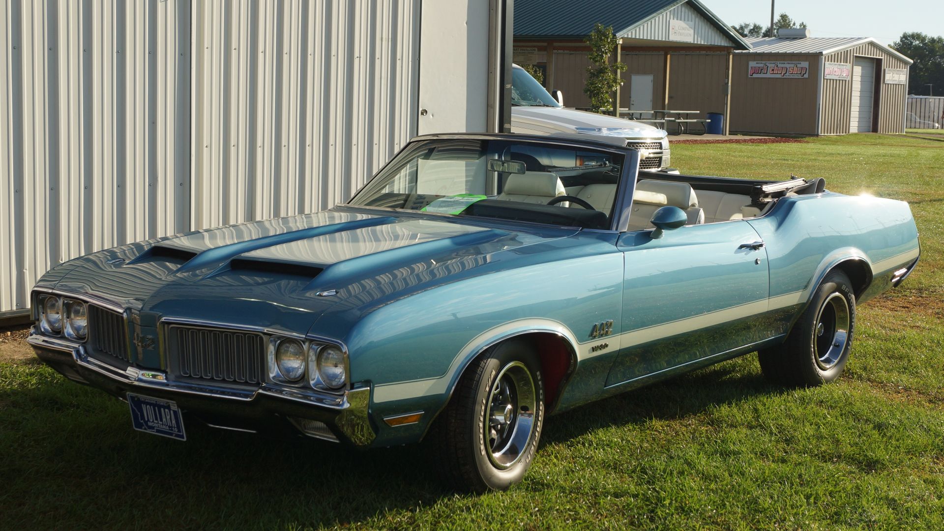 7. 1970 Oldsmobile 442 W-30
