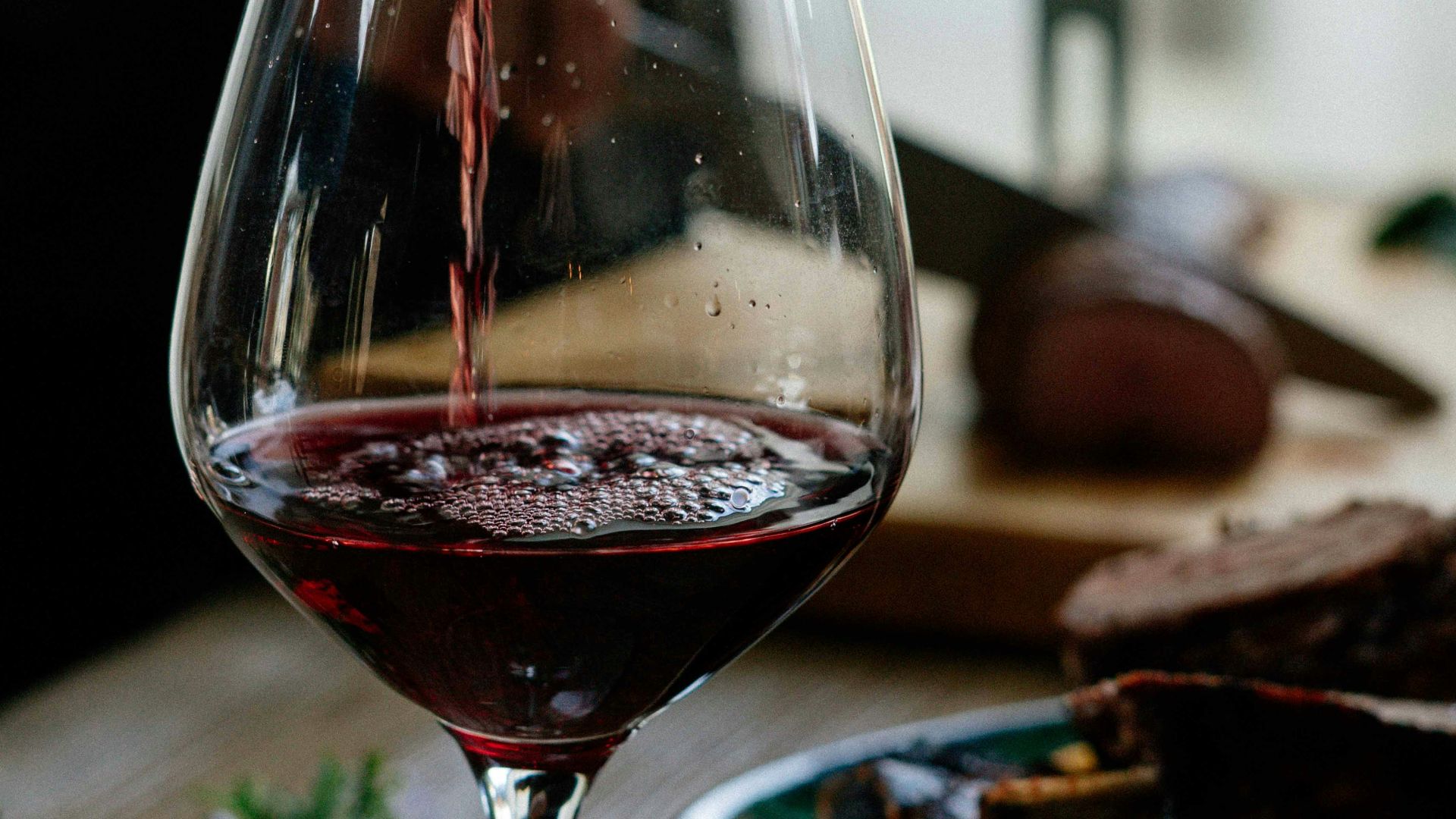 7. Un peu de vin rouge