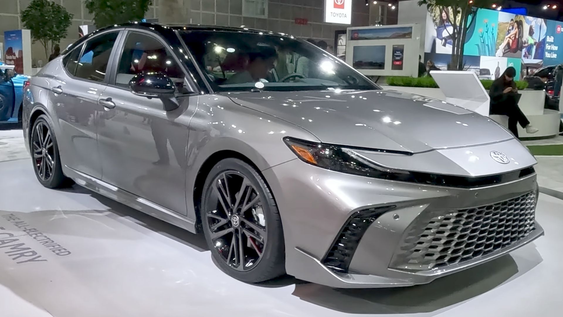 2. 2025 Toyota Camry Hybride