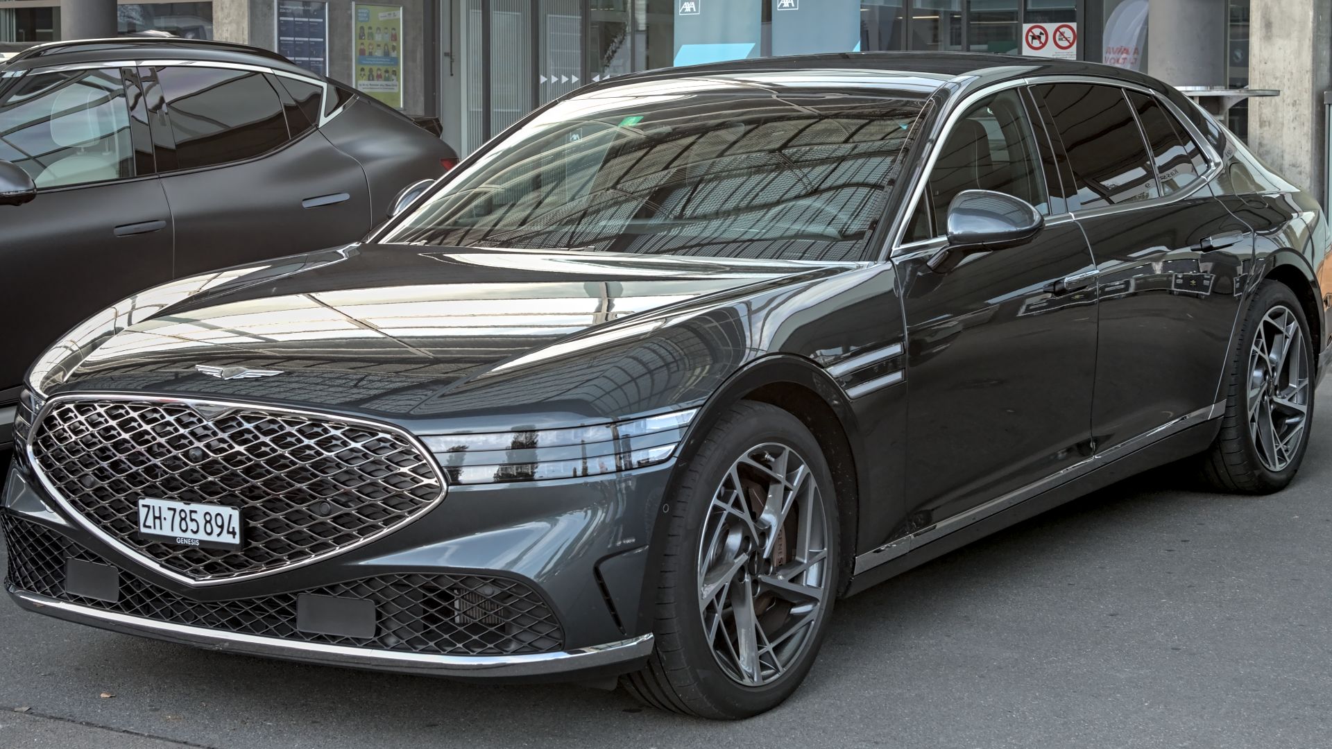 6. 2024 Genesis G90