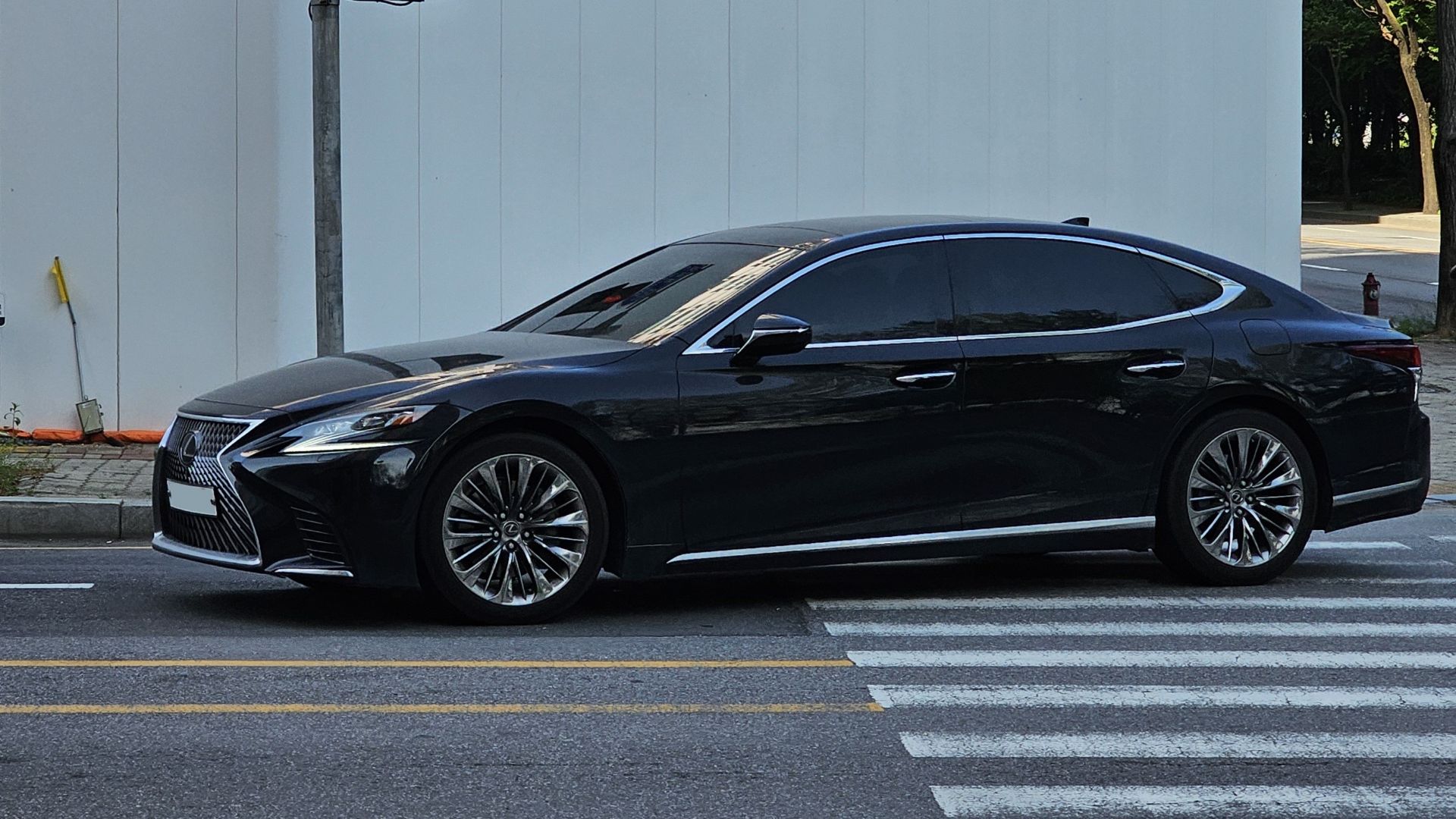 8. 2024 Lexus LS 500