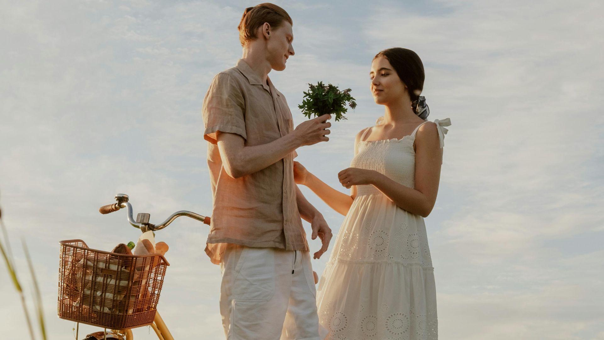 20 choses romantiques que les maris devraient continuer à faire après le mariage