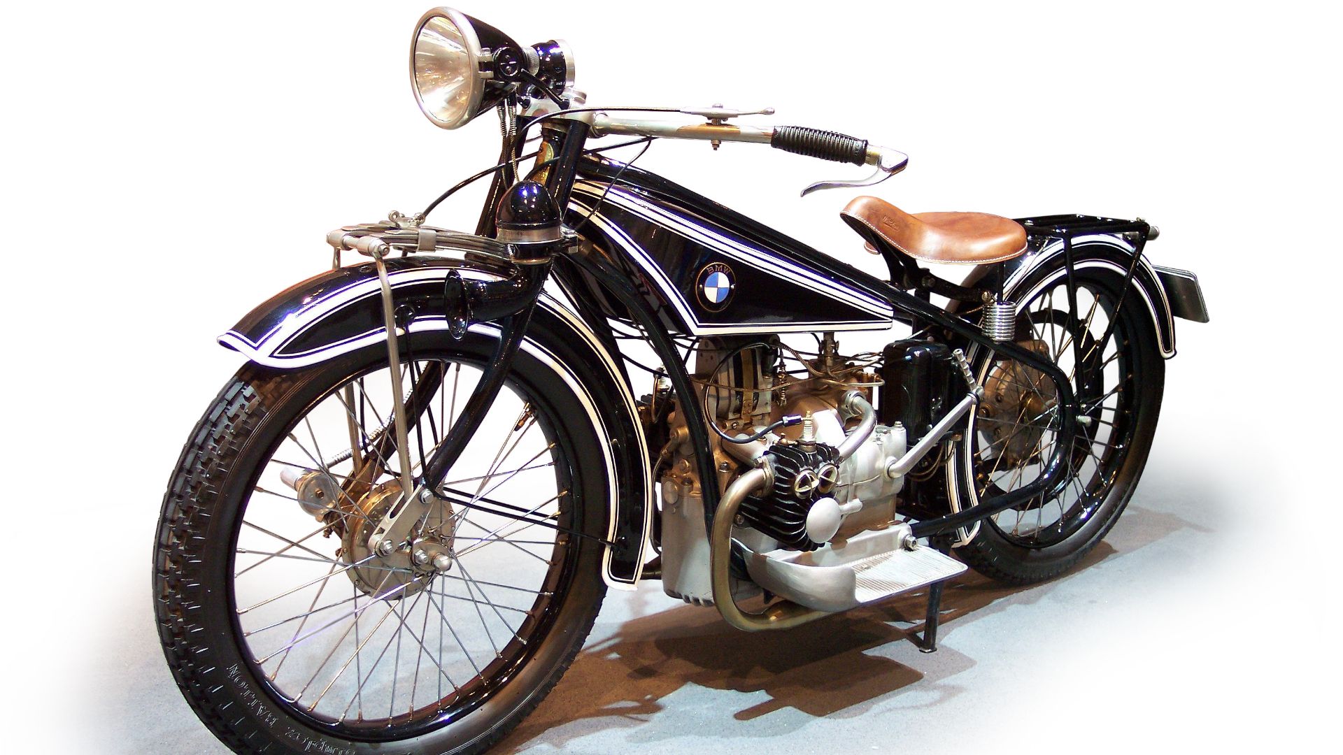 6. 1932 BMW R32