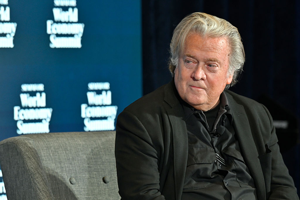 Pour Steve Bannon, l’affaire Epstein dépasse les individus