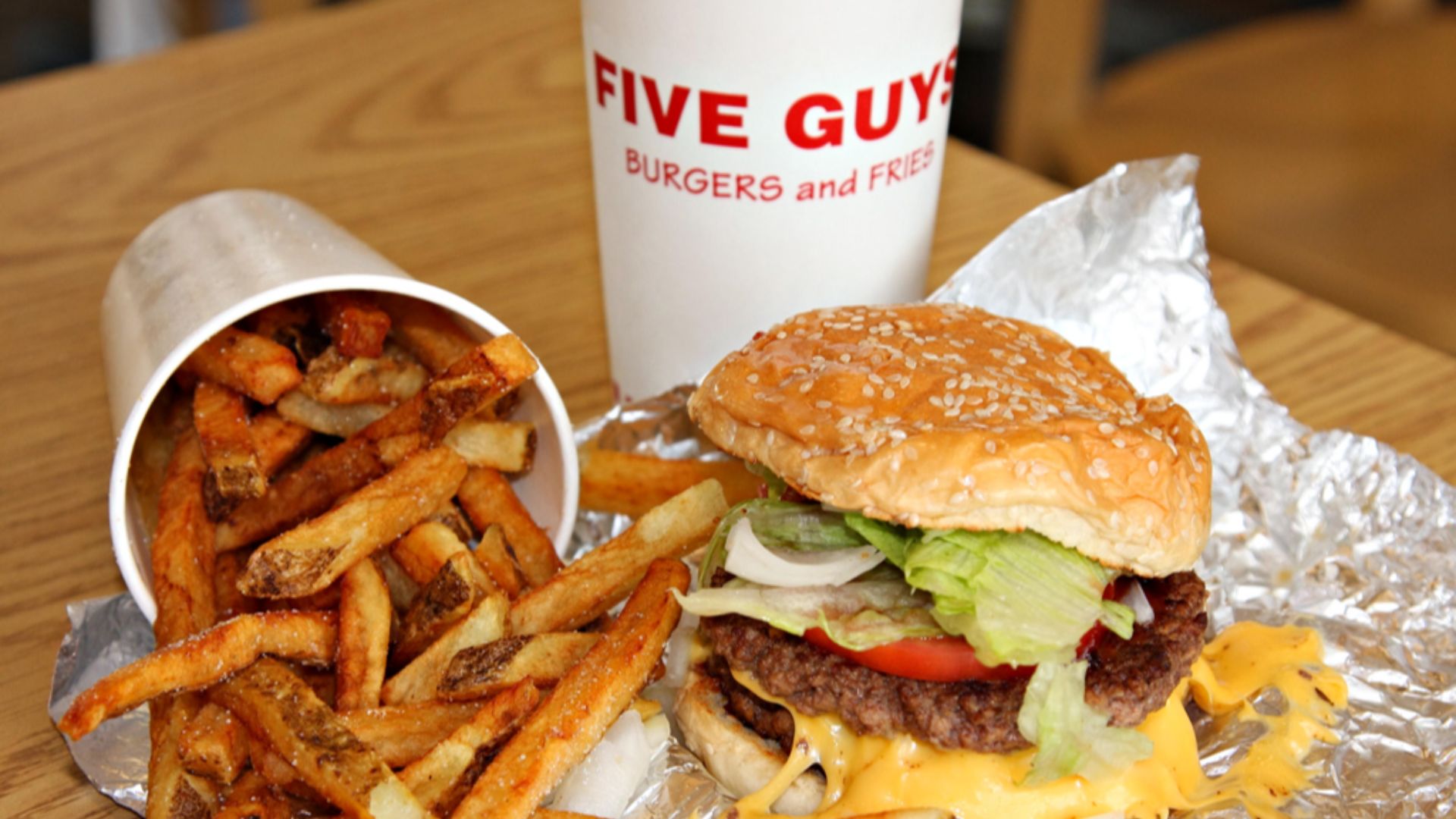 10 fast-foods qui sont devenus trop chers et 10 qui offrent encore un bon rapport qualité-prix