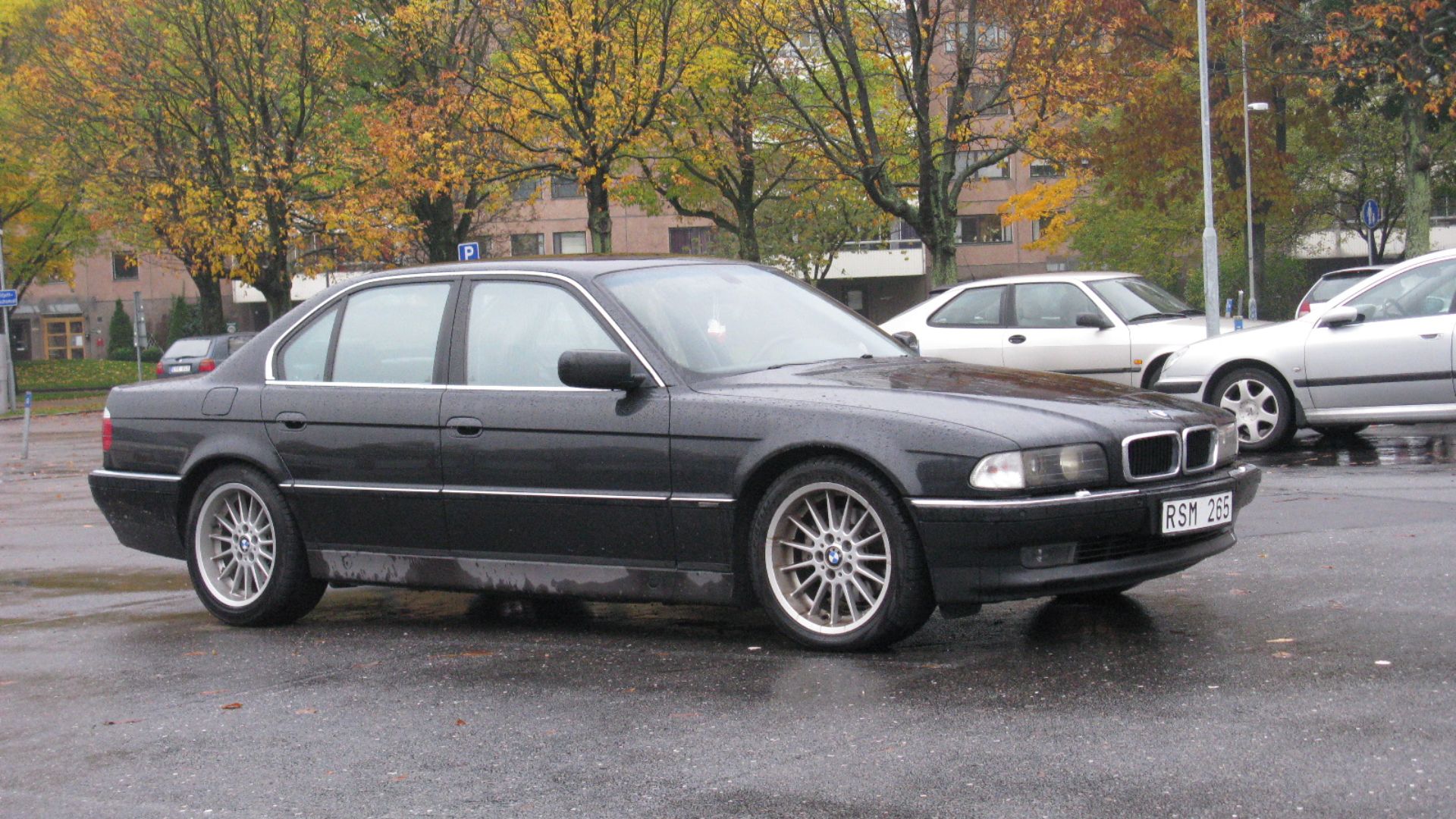 18. BMW 735i E38