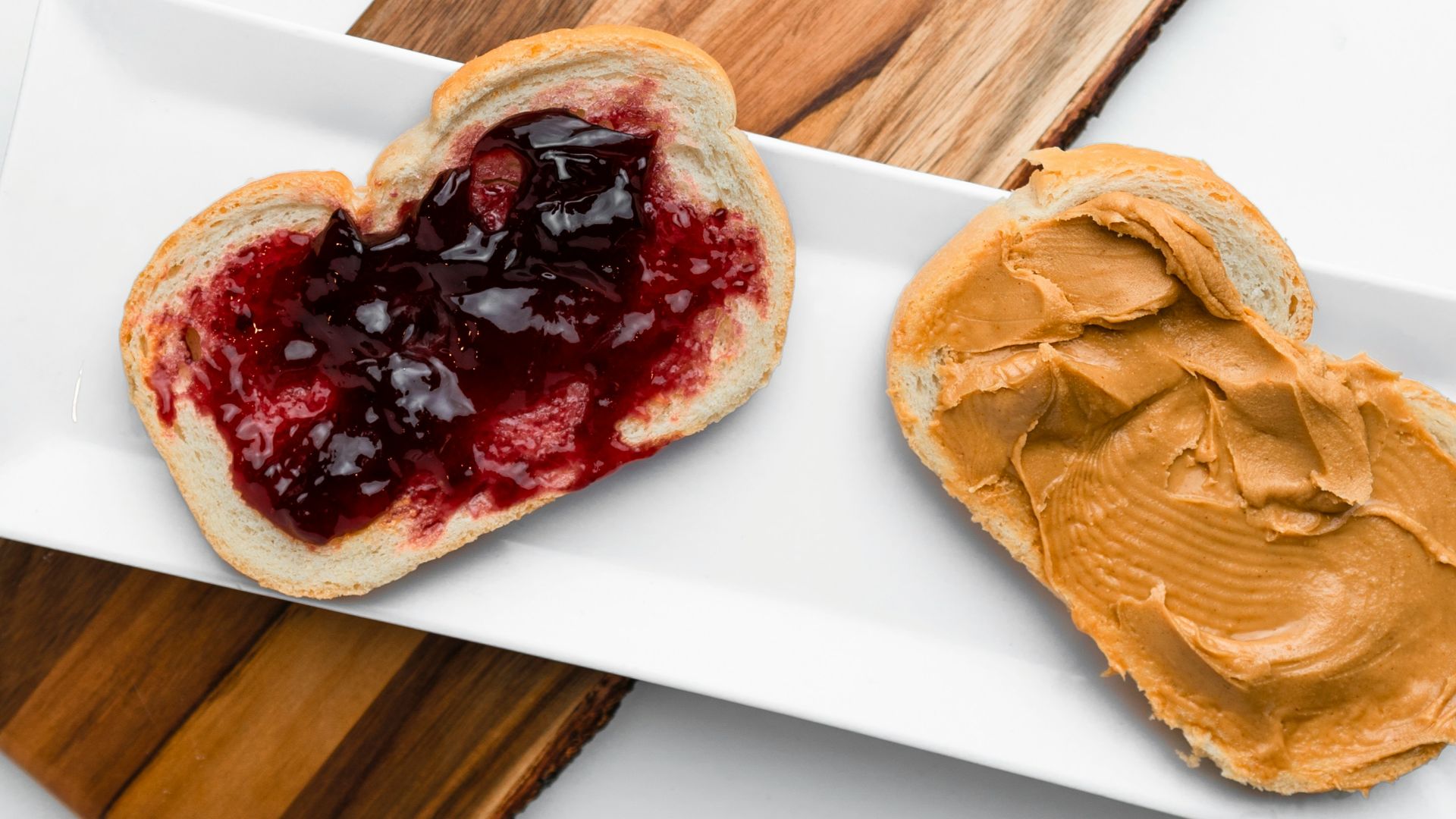 1. Sandwichs au beurre de cacahuètes et à la gelée