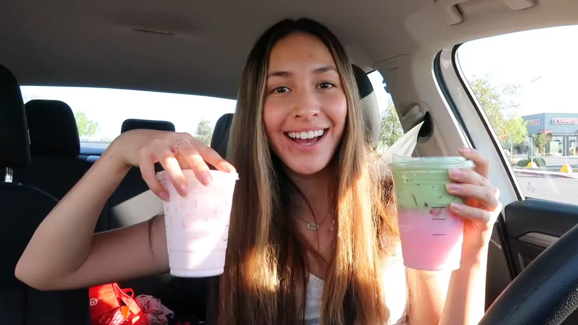 1. La boisson rose avec la mousse froide de Matcha