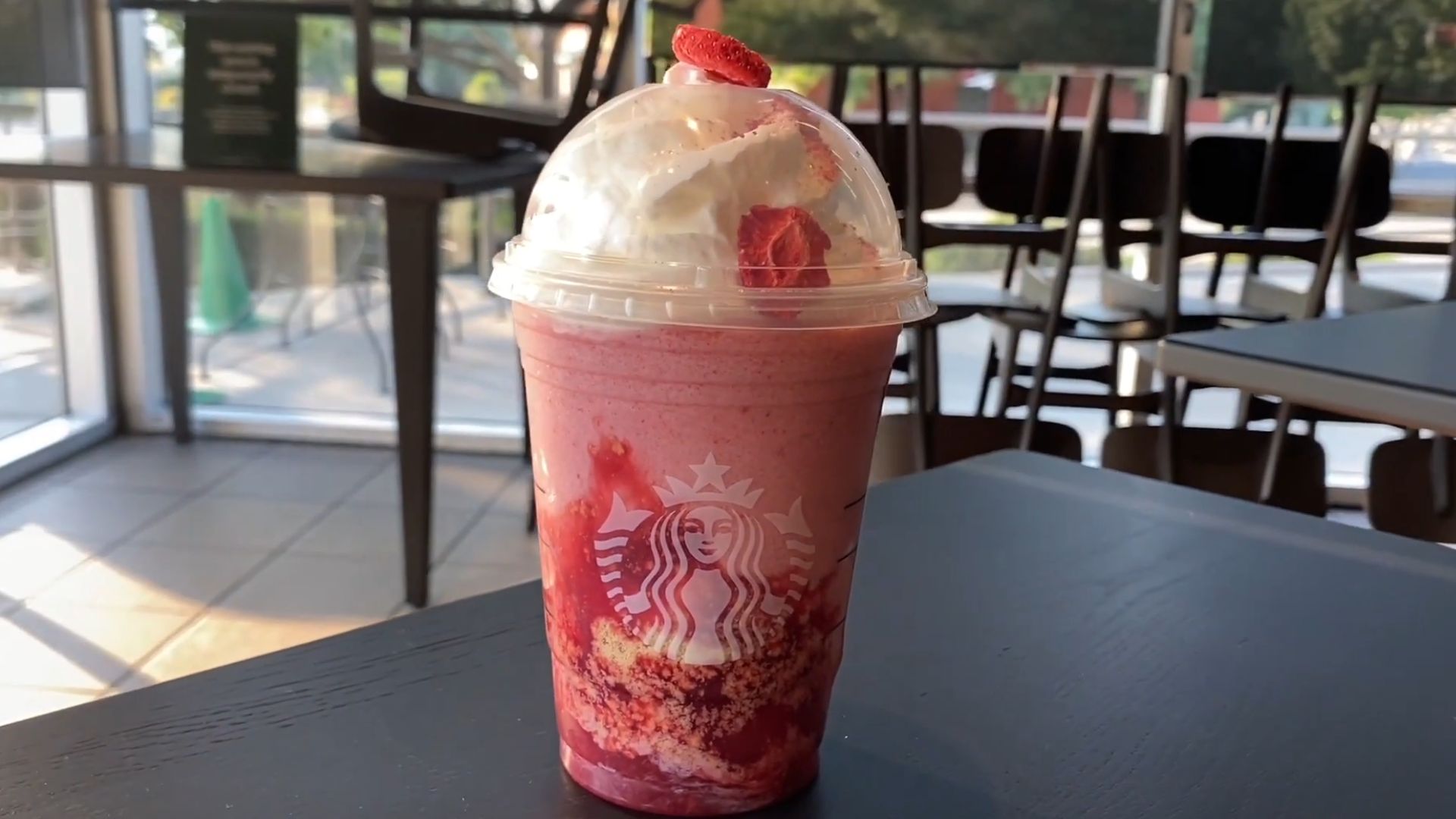 7. Le Frappuccino au gâteau au fromage et à la fraise