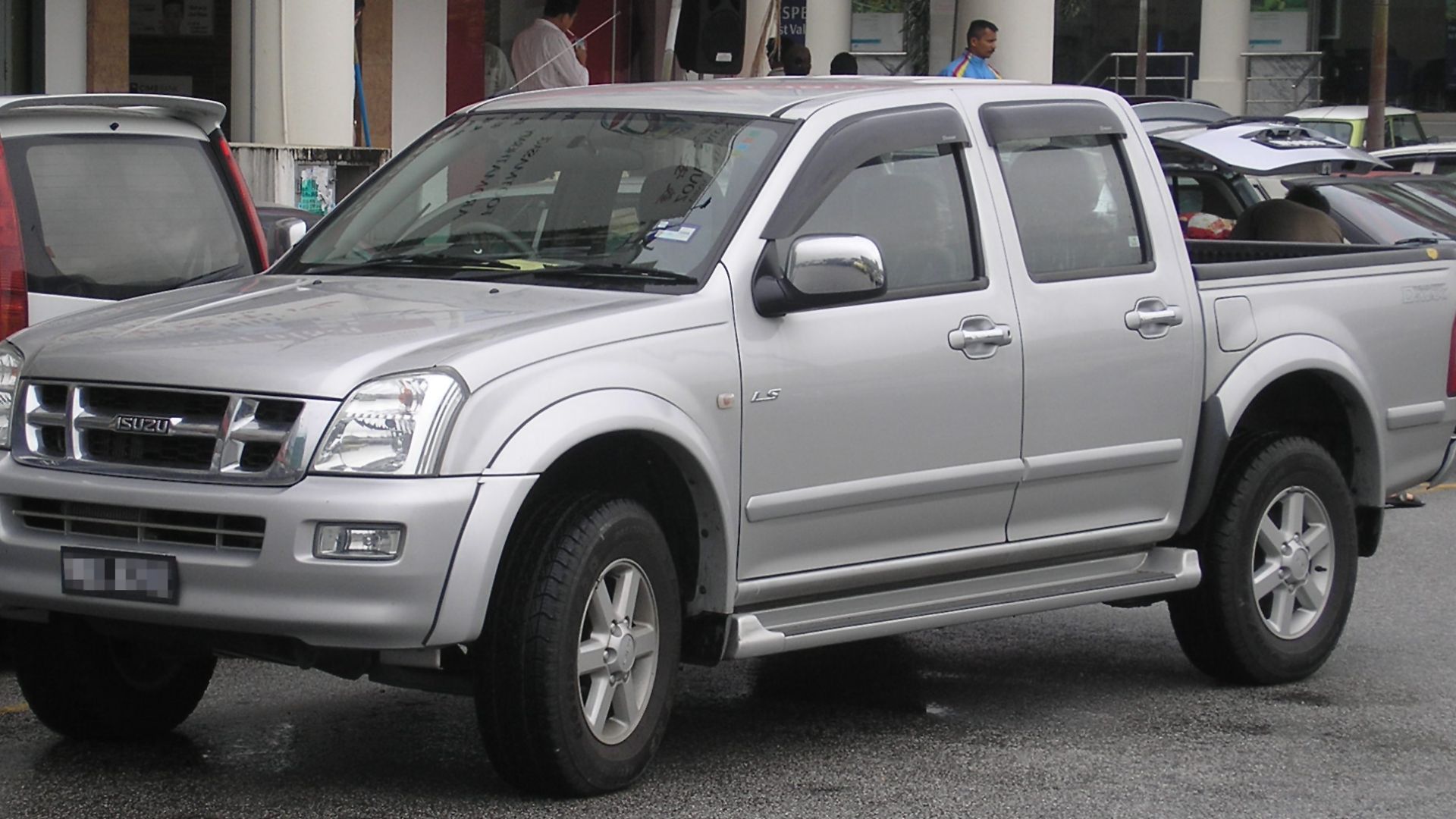 16. Isuzu D-Max