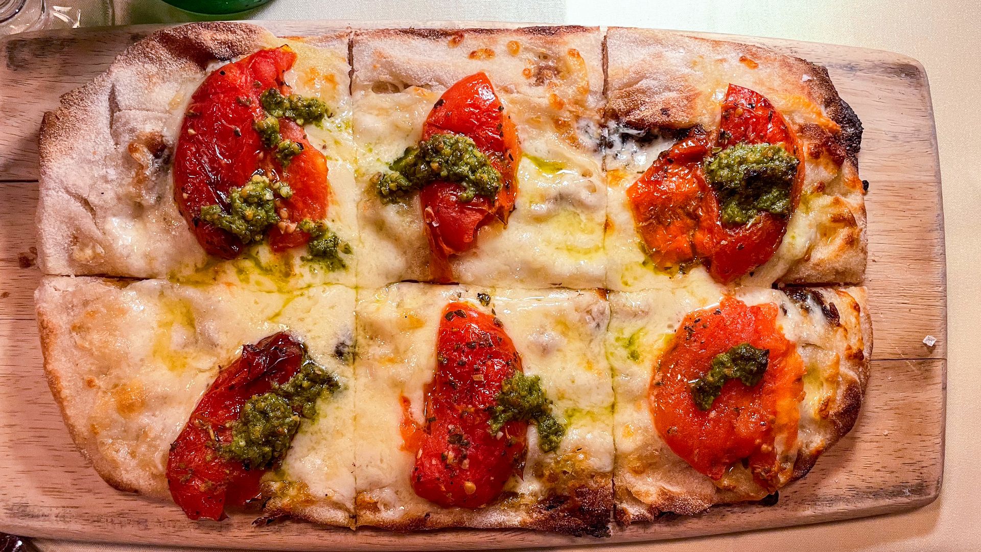 10. Pain plat avec garnitures légères