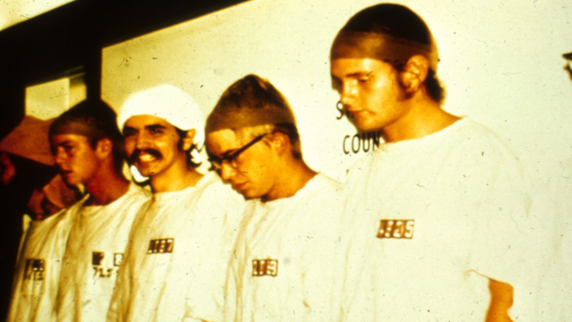 5. Les prisonniers ont été épouillés à leur arrivée