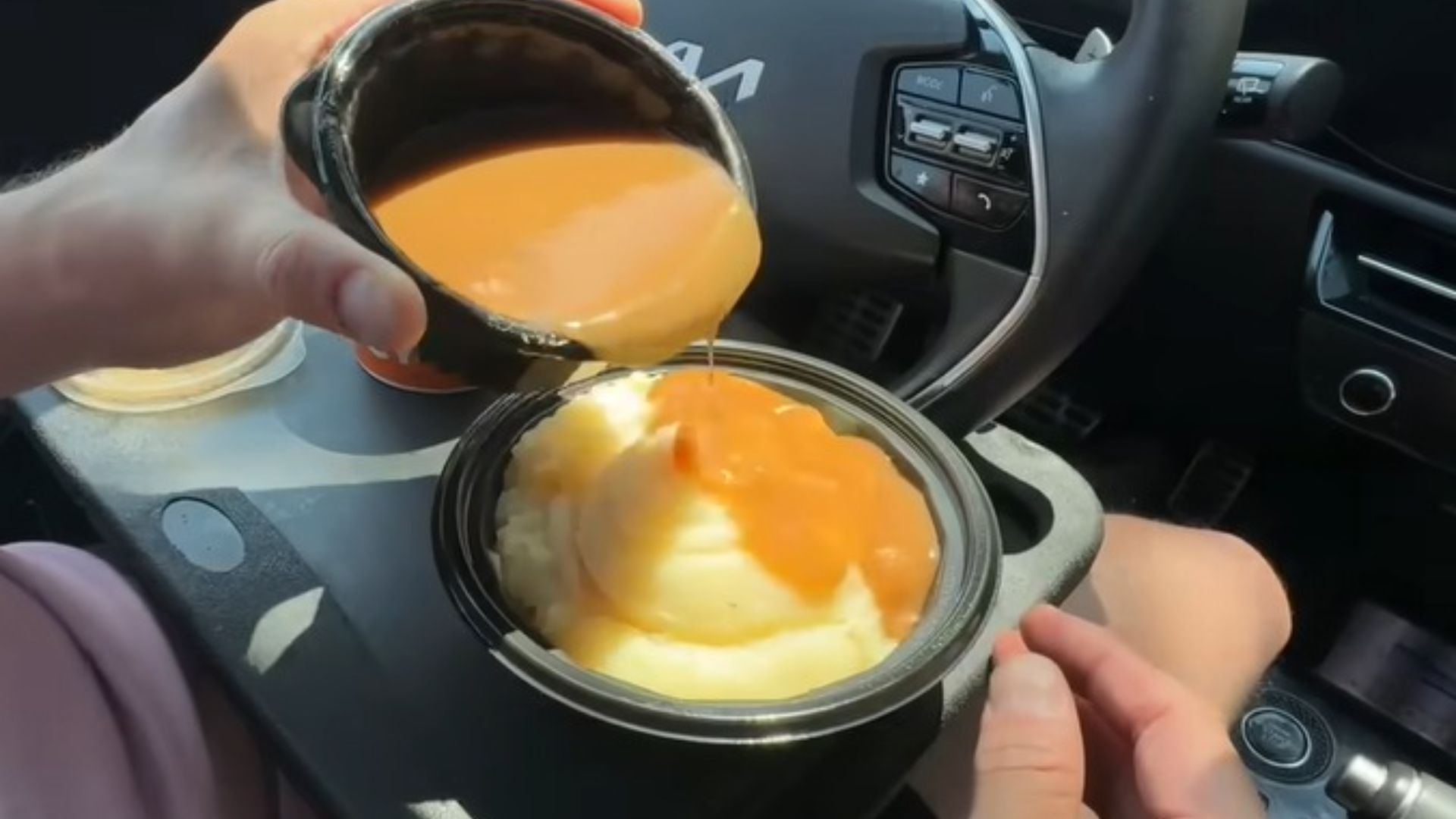 5. Purée de pommes de terre avec sauce