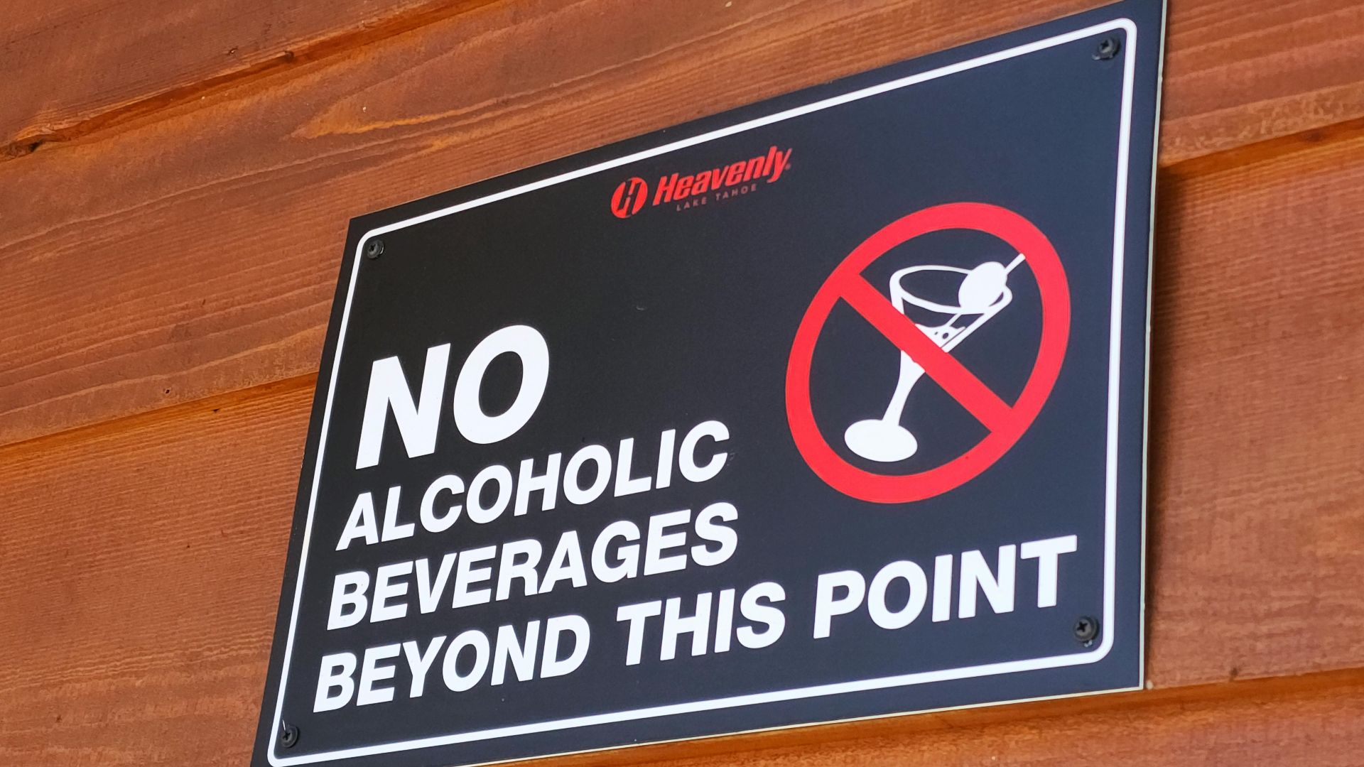 8. Limiter la consommation d'alcool, surtout en milieu de journée