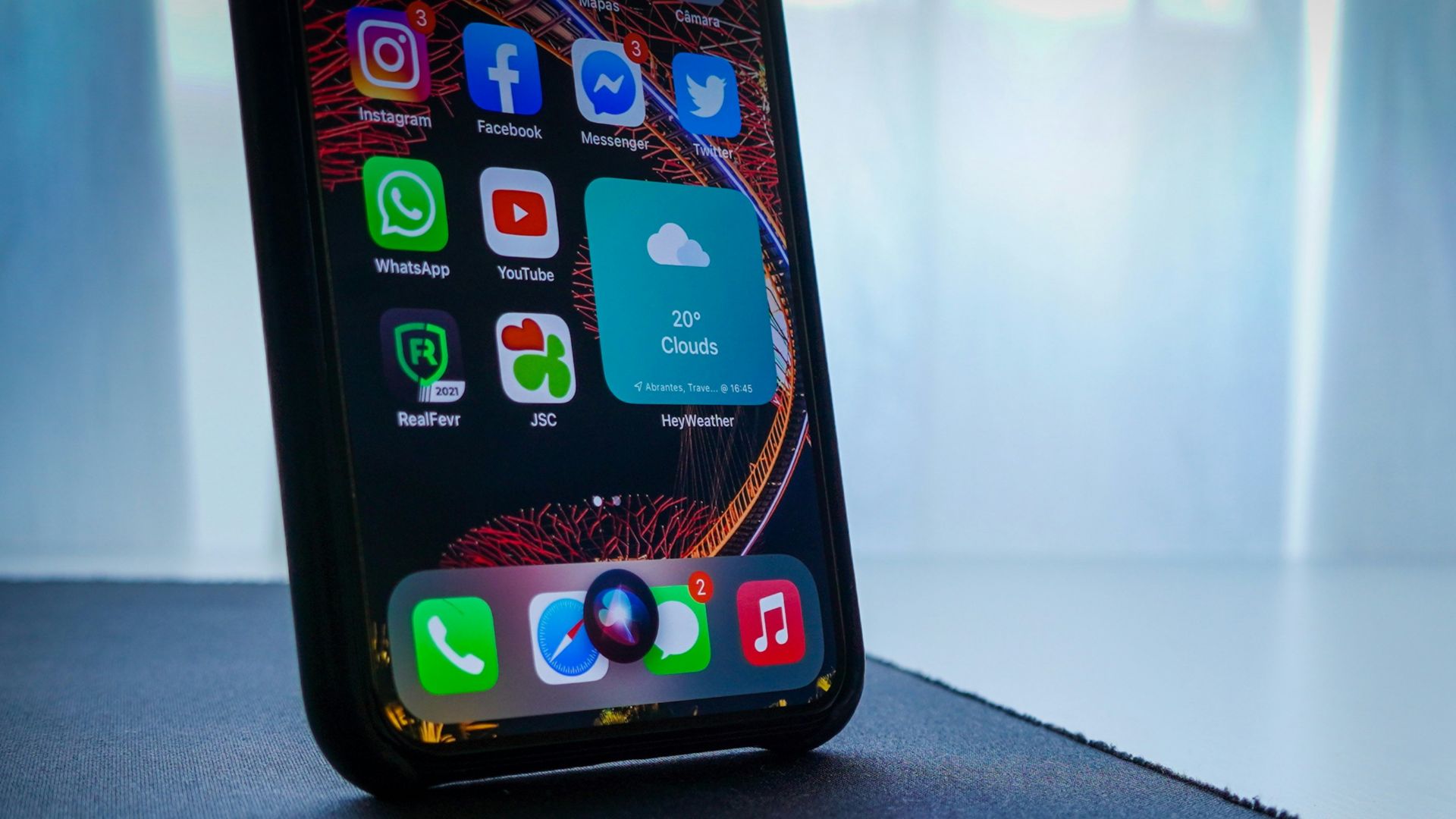 9. Siri